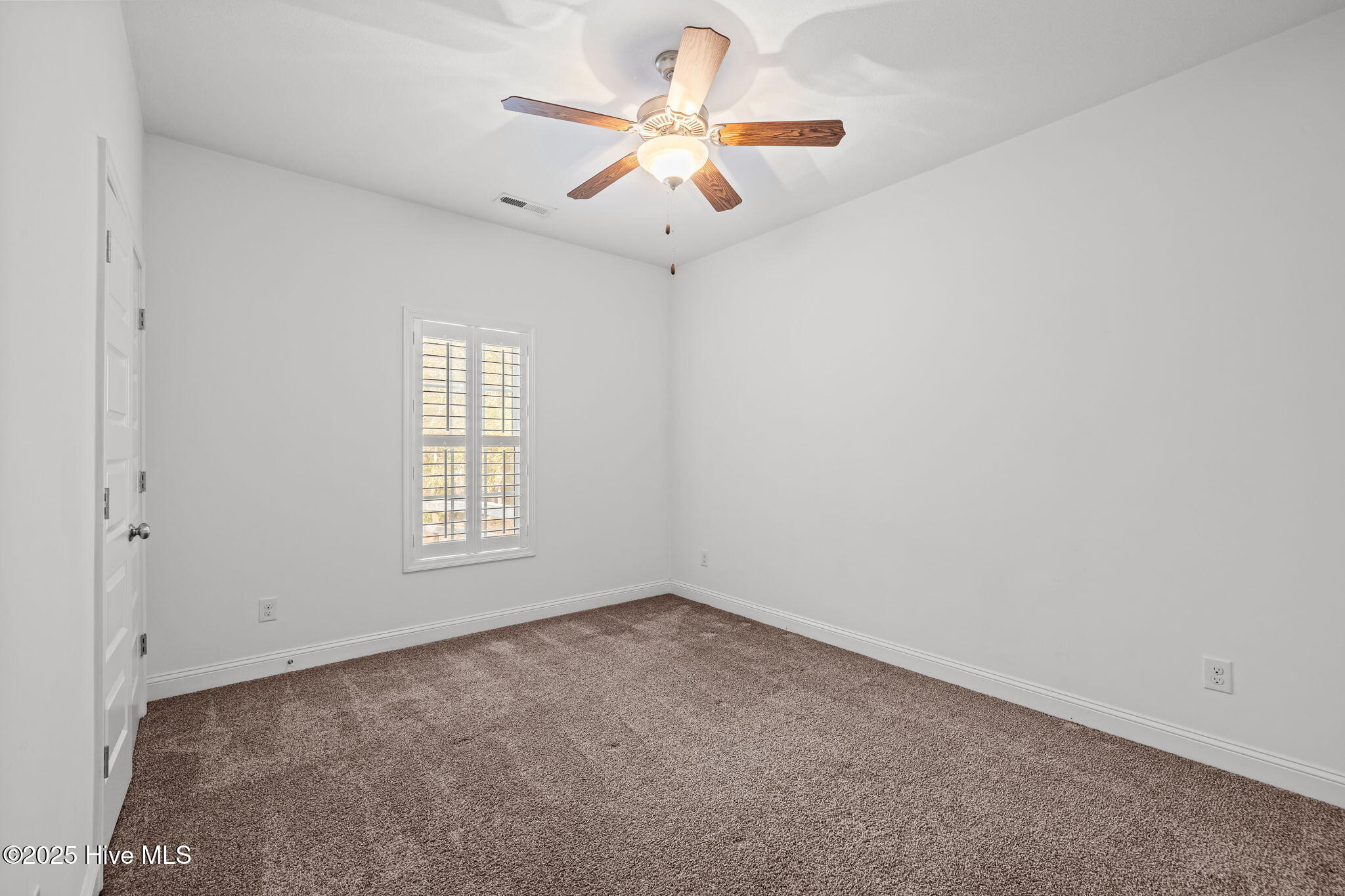 100544125 | Photo 21