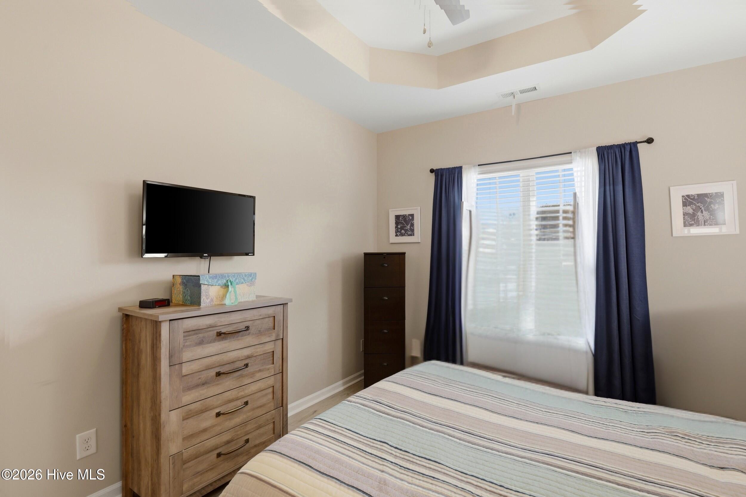 100559170 | Photo 25