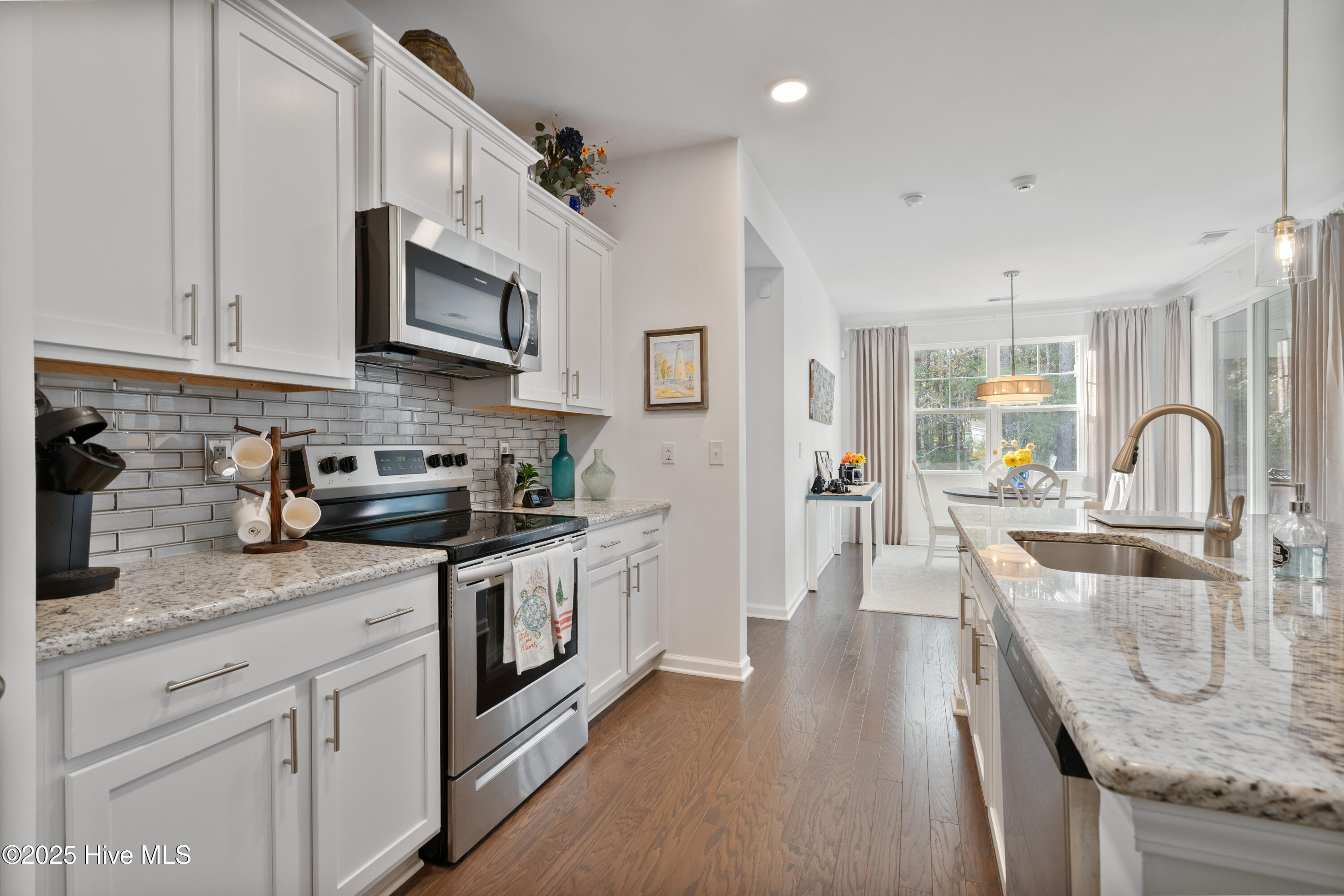 100541671 | Photo 16