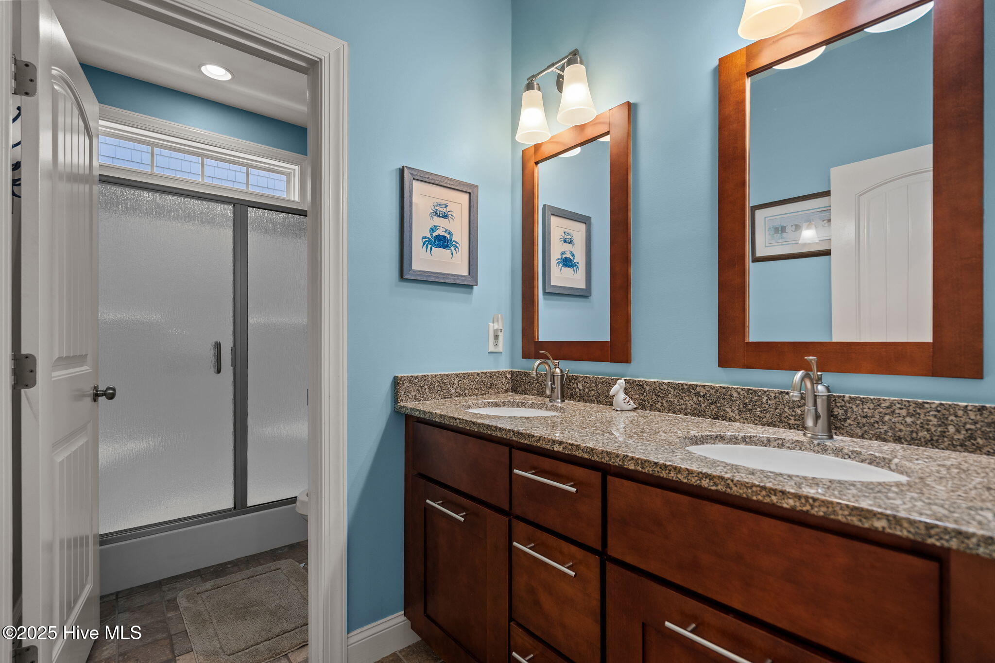 100537497 | Photo 24