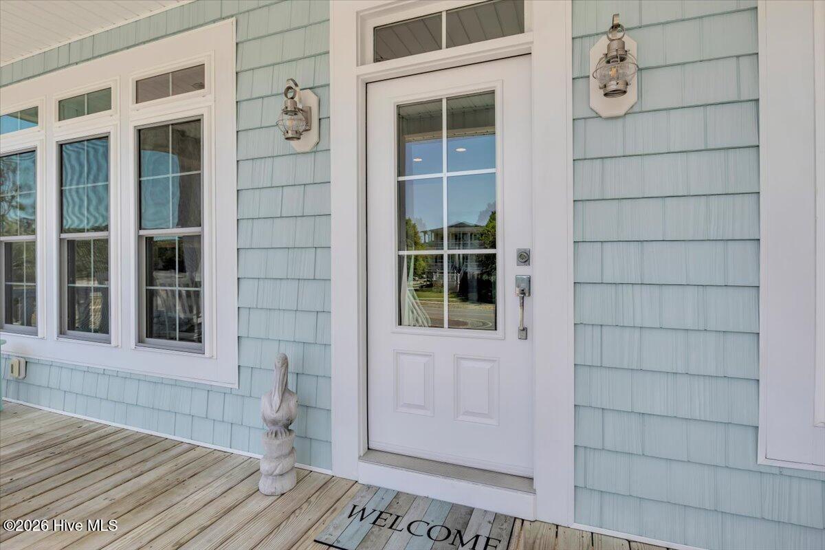 100569217 | Photo 38