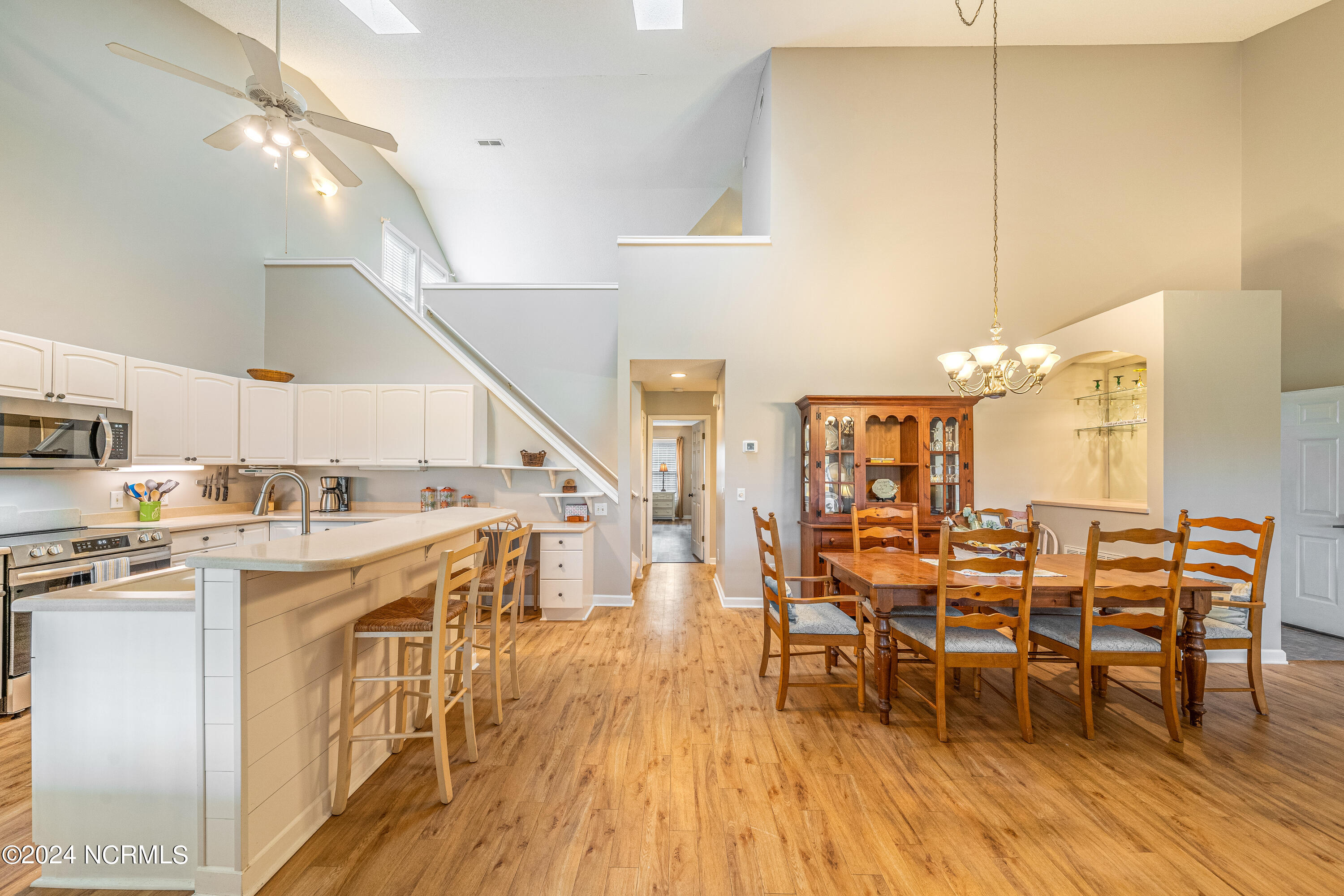 100534045 | Photo 17