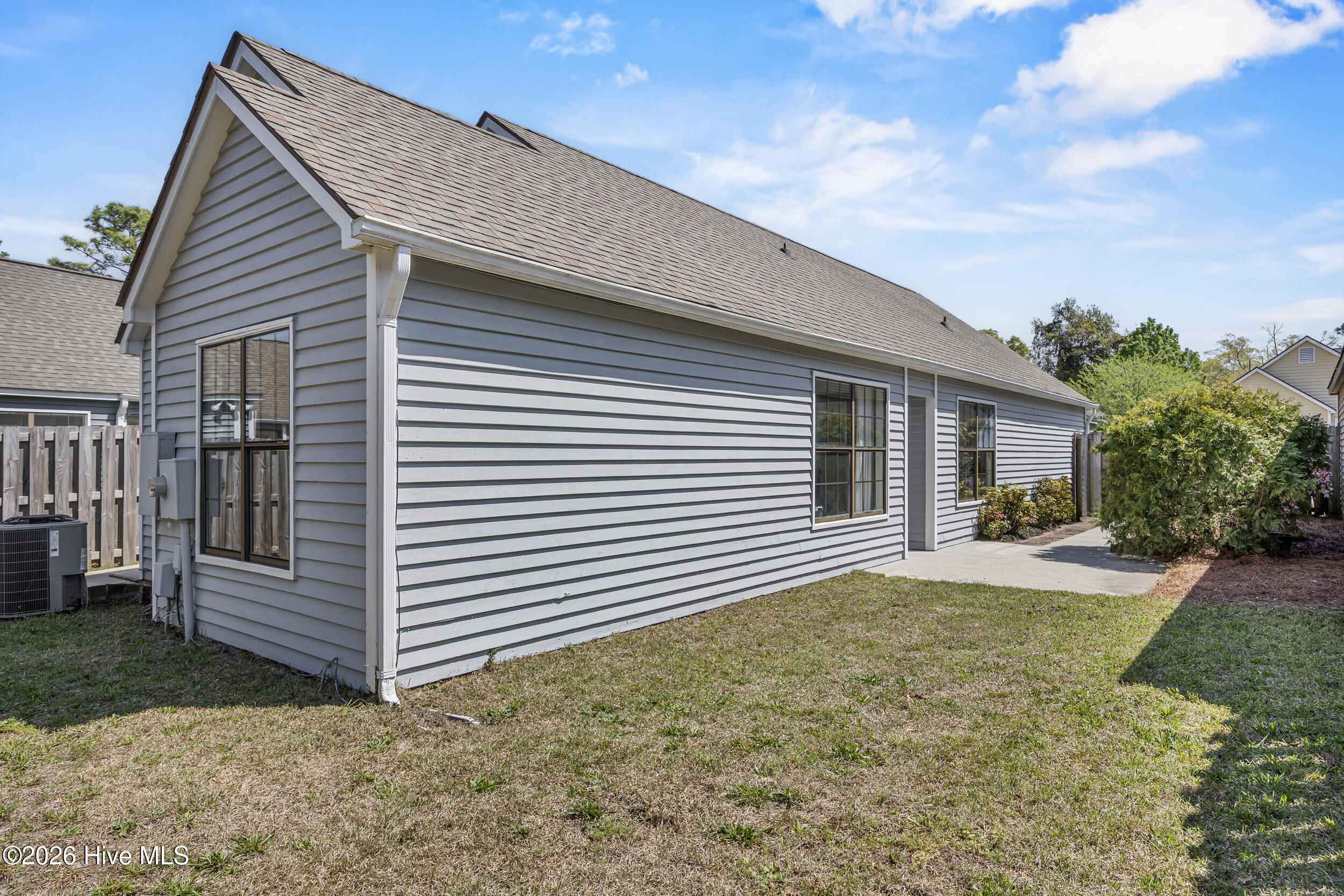 33_back exterior