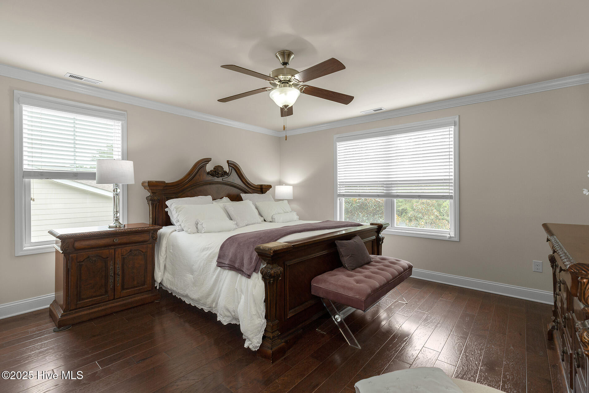 100531047 | Photo 35