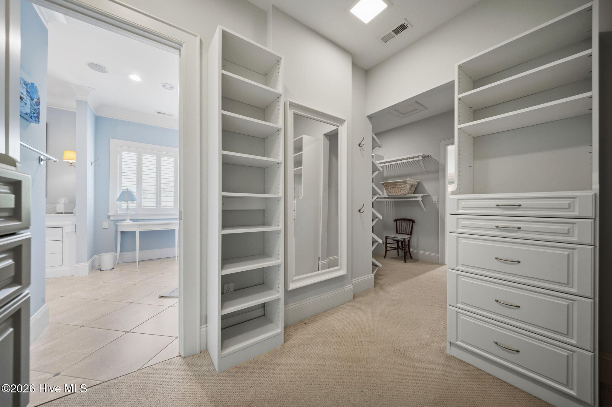 100570583 | Photo 55