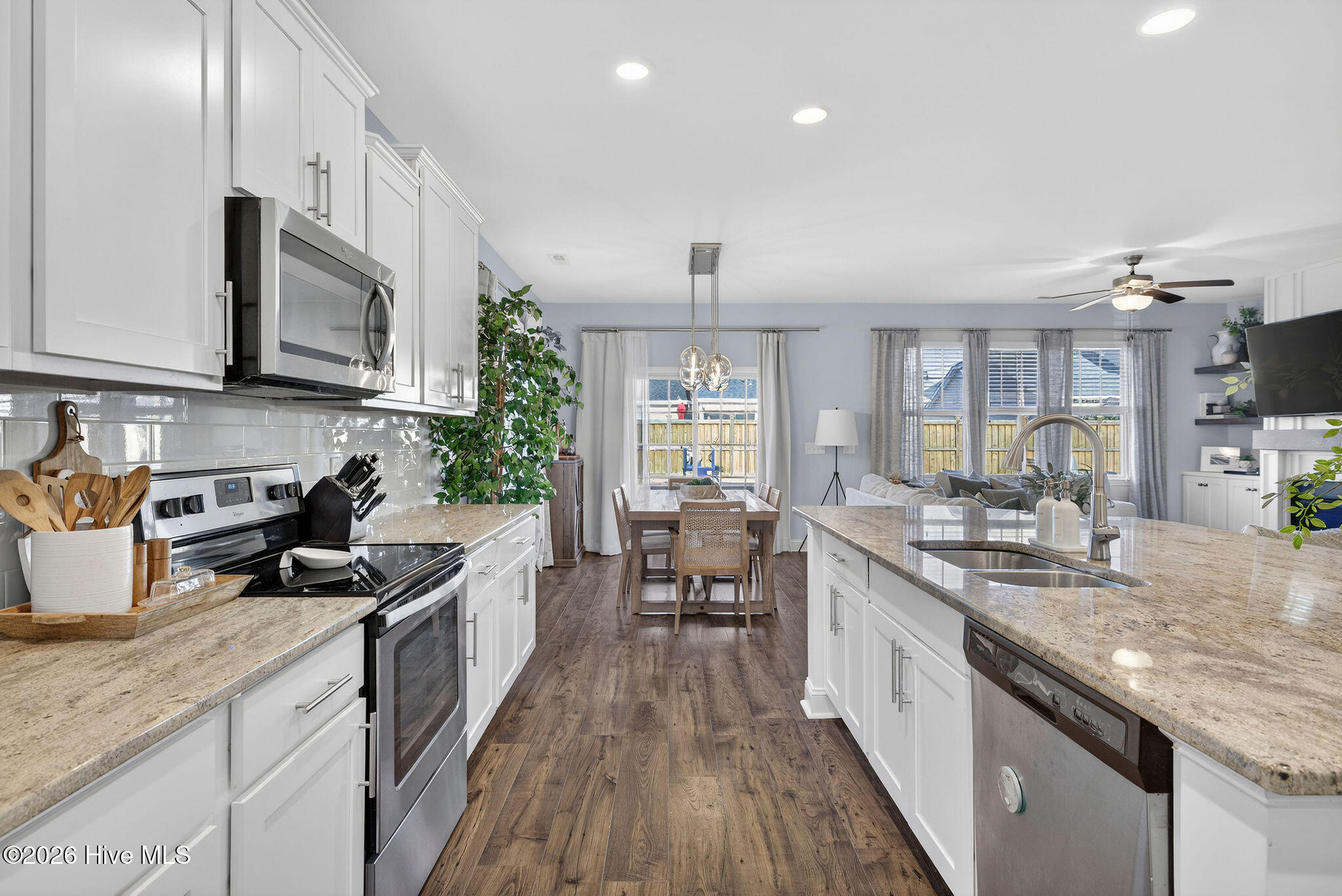 100552959 | Photo 12