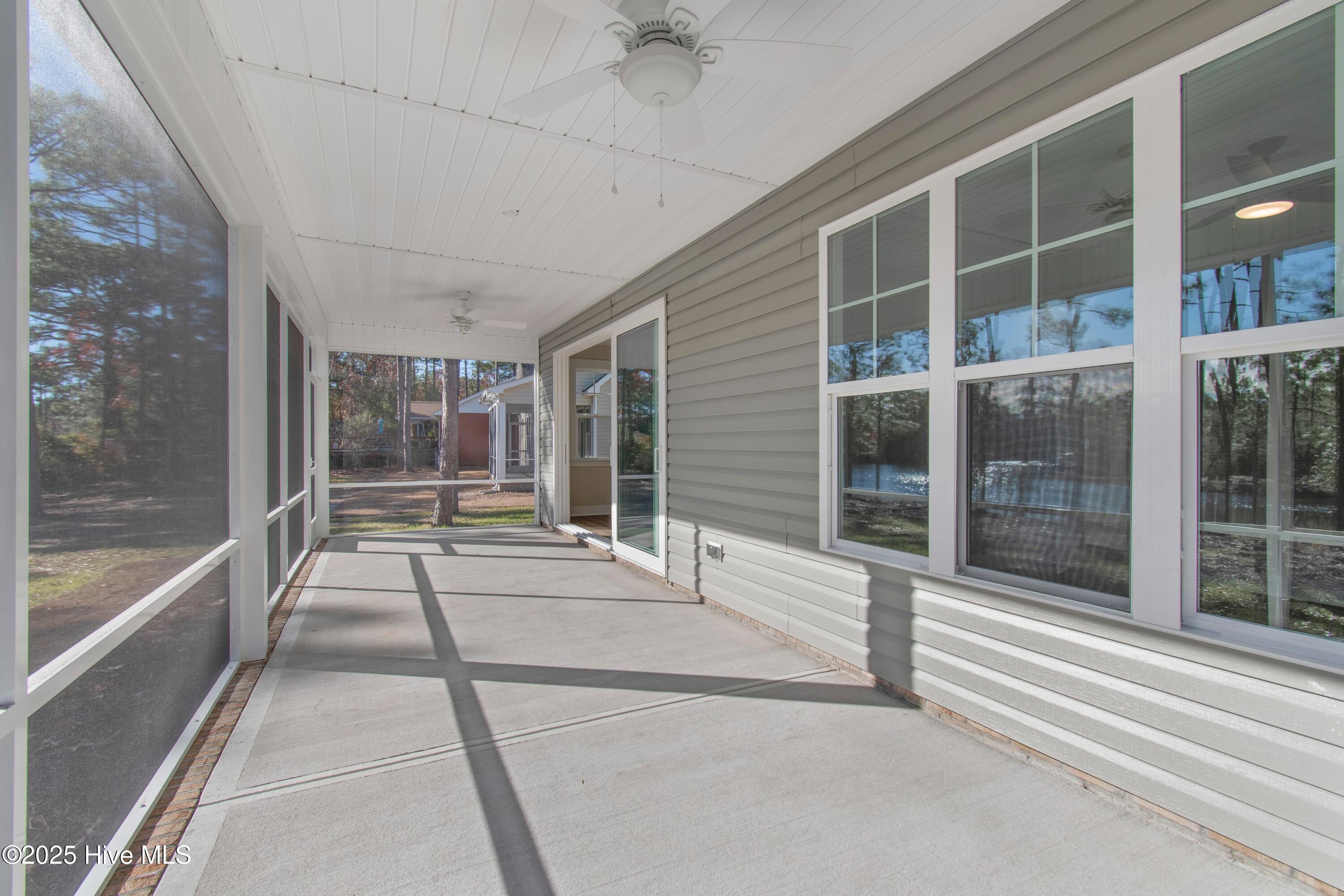 100520444 | Photo 31