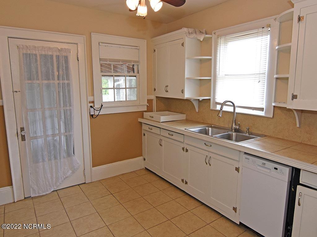Van Buren main house kitchen