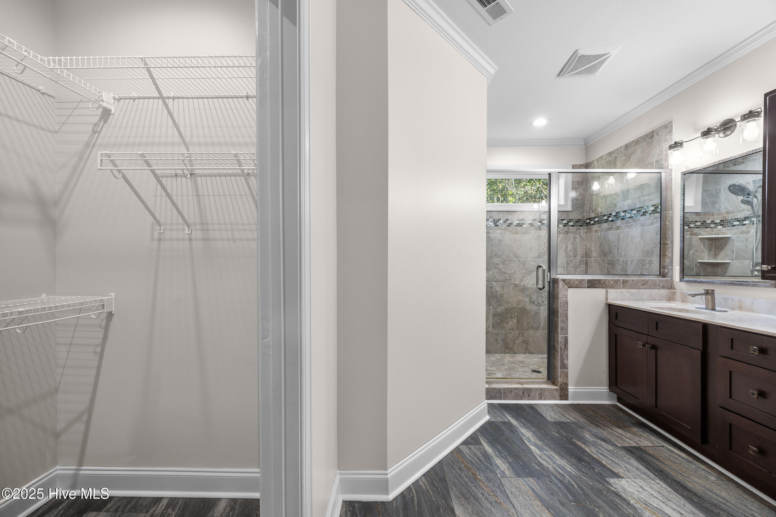 100528146 | Photo 31