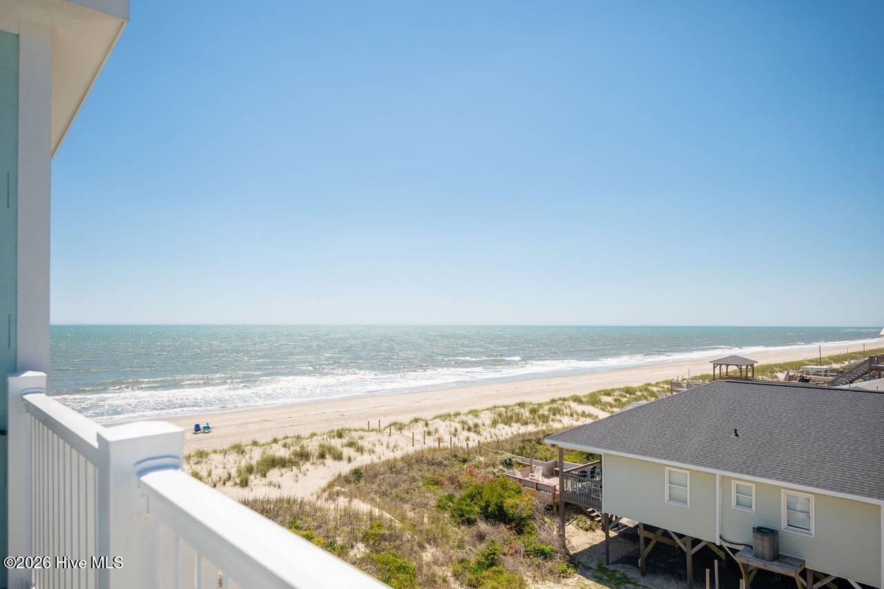 100560212 | Photo 169