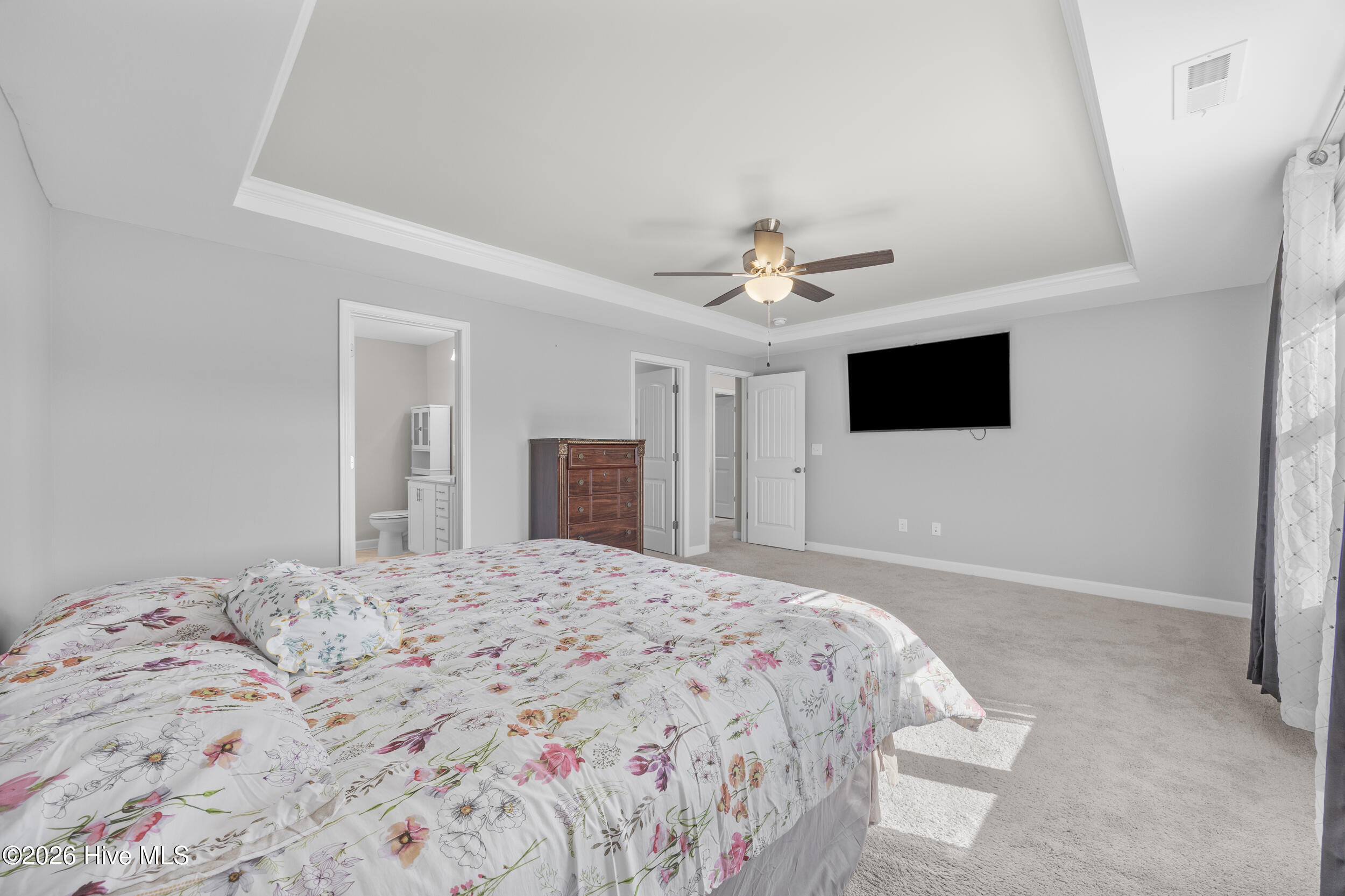 100569067 | Photo 13