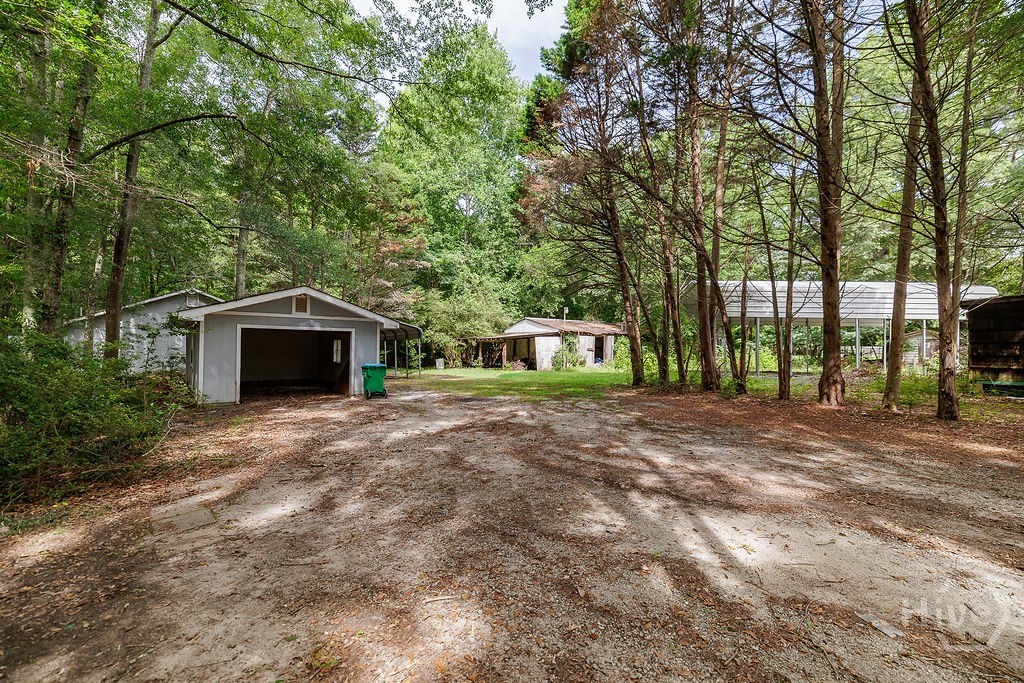 1541 Pete Dickens Road