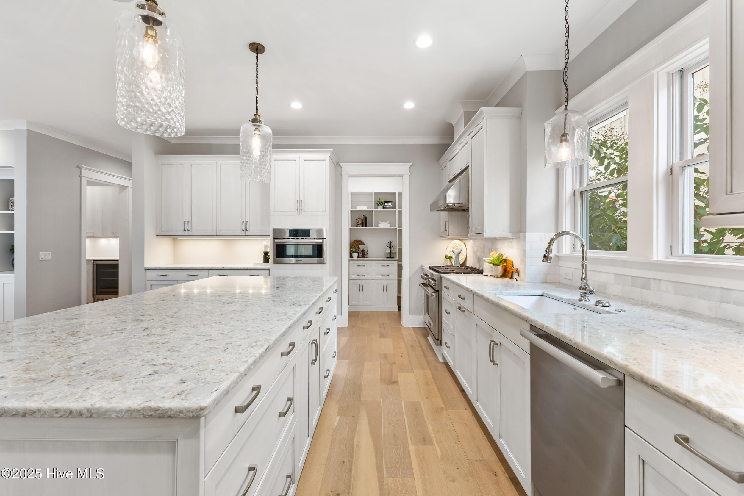 100535952 | Photo 27