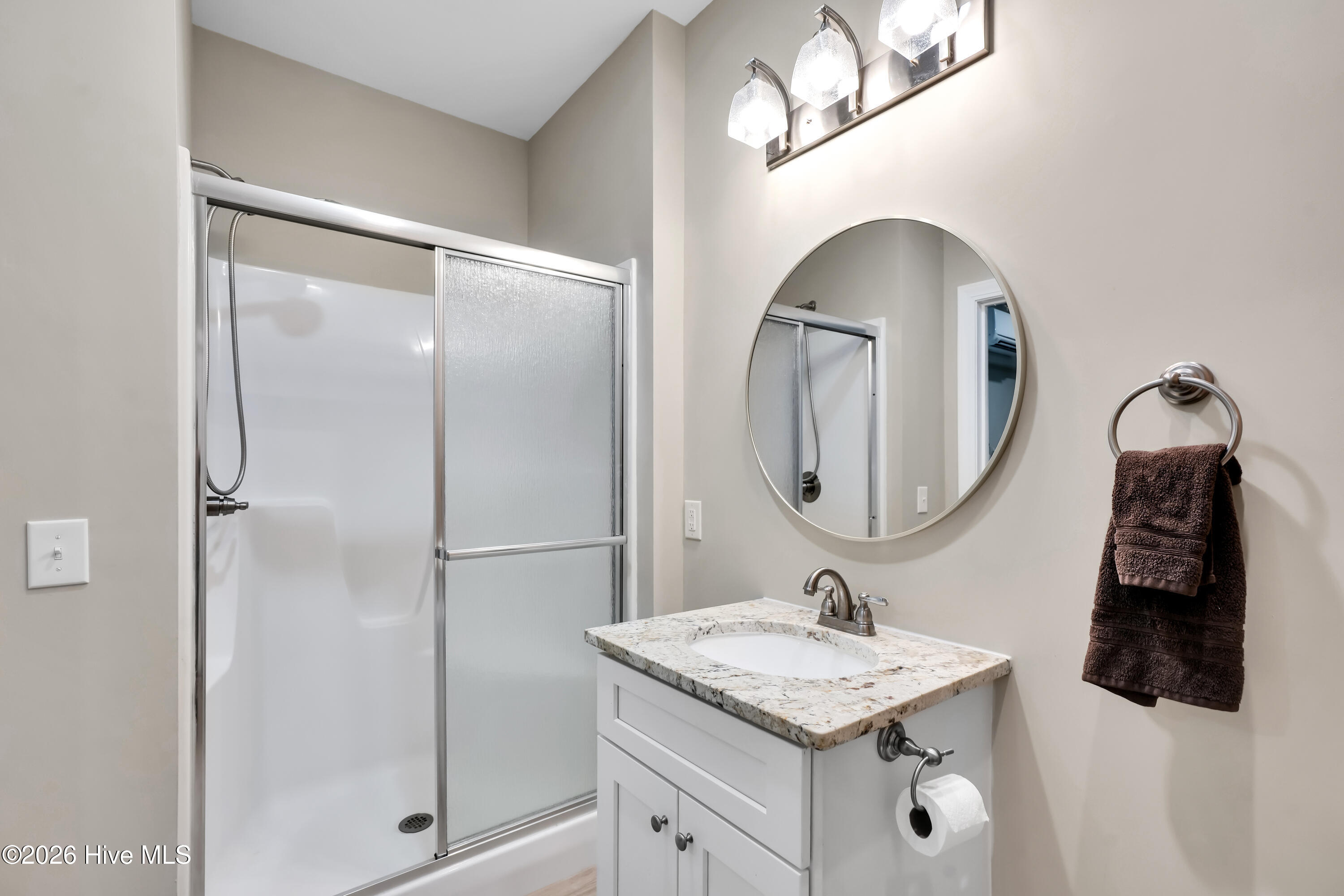 100570261 | Photo 32