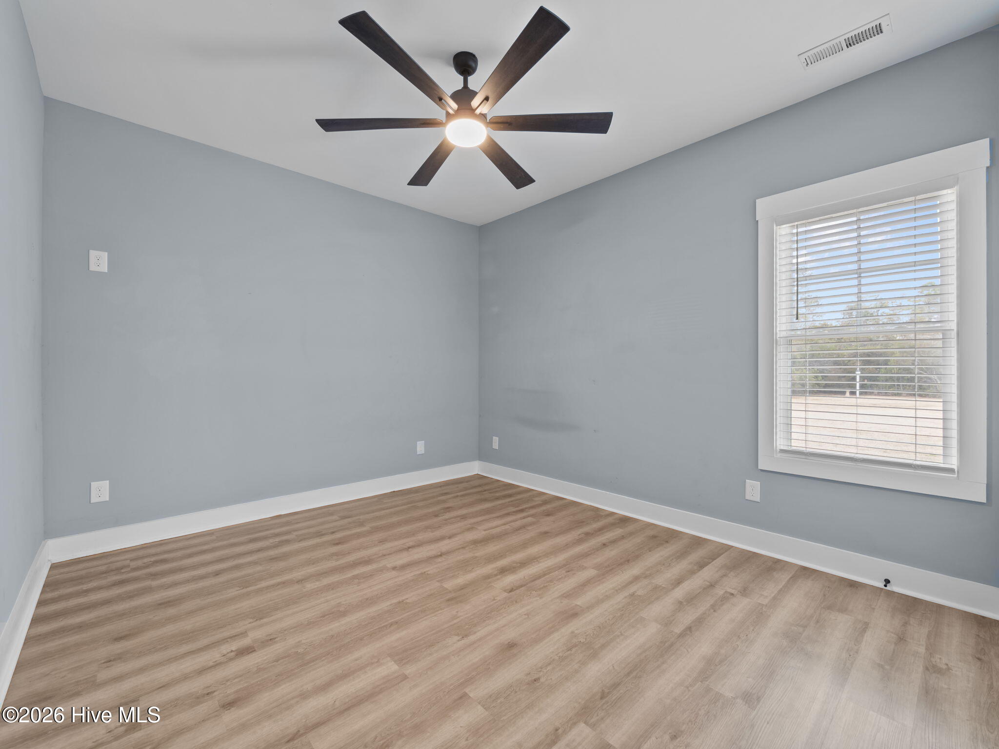 100556866 | Photo 25