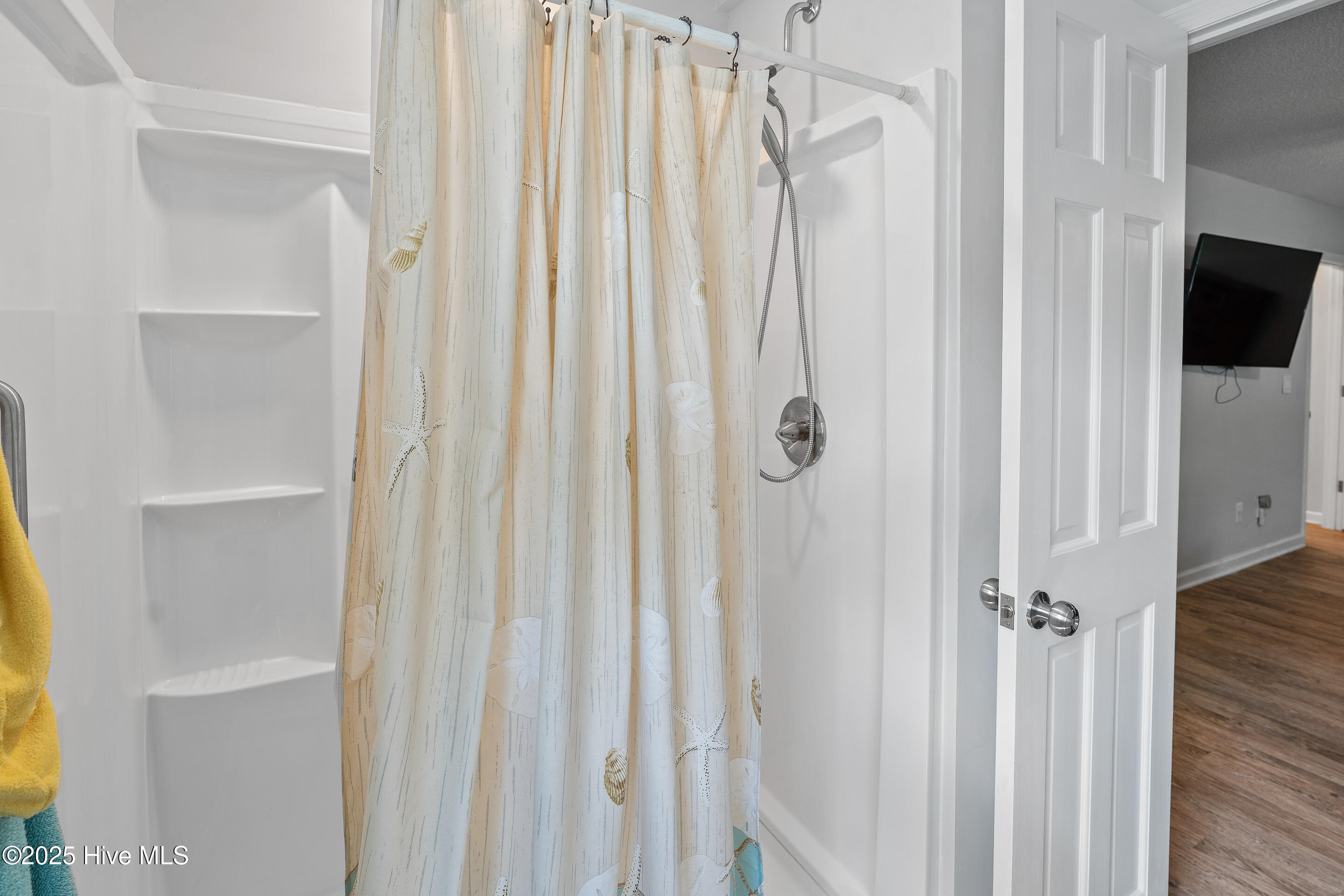 100523707 | Photo 29