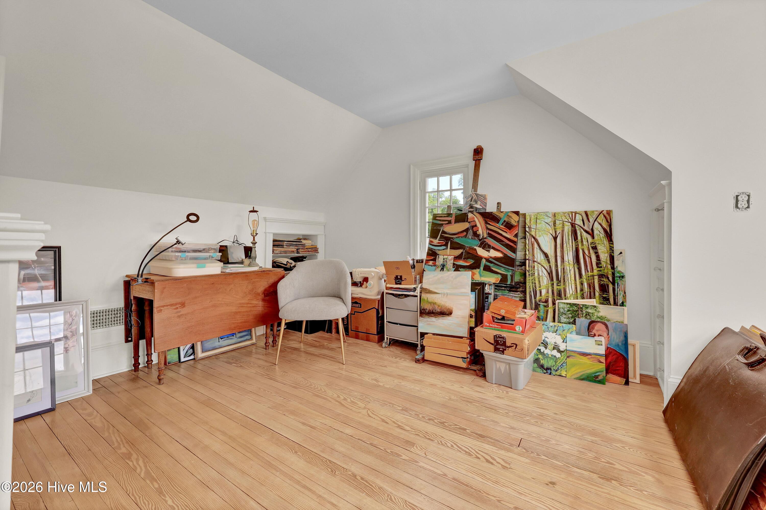 100570649 | Photo 45