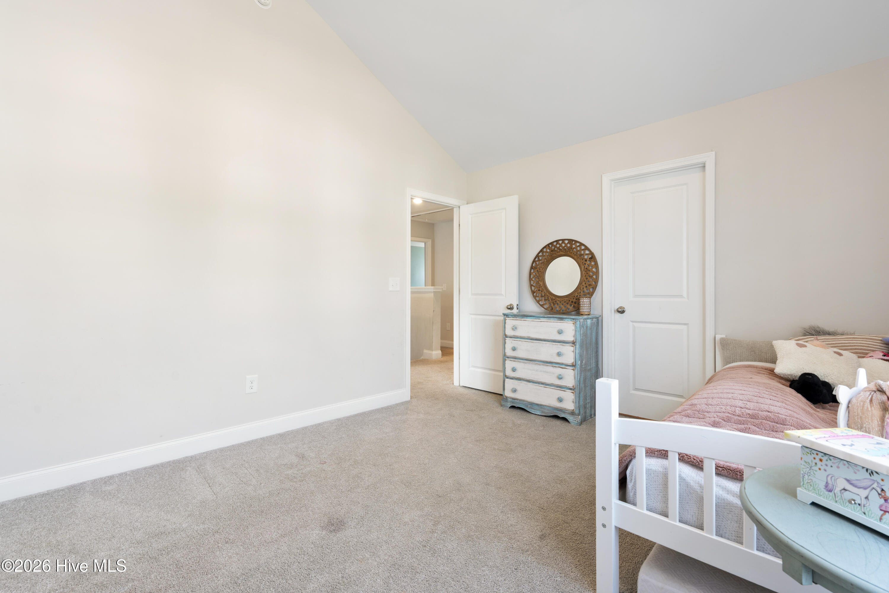 100564295 | Photo 55