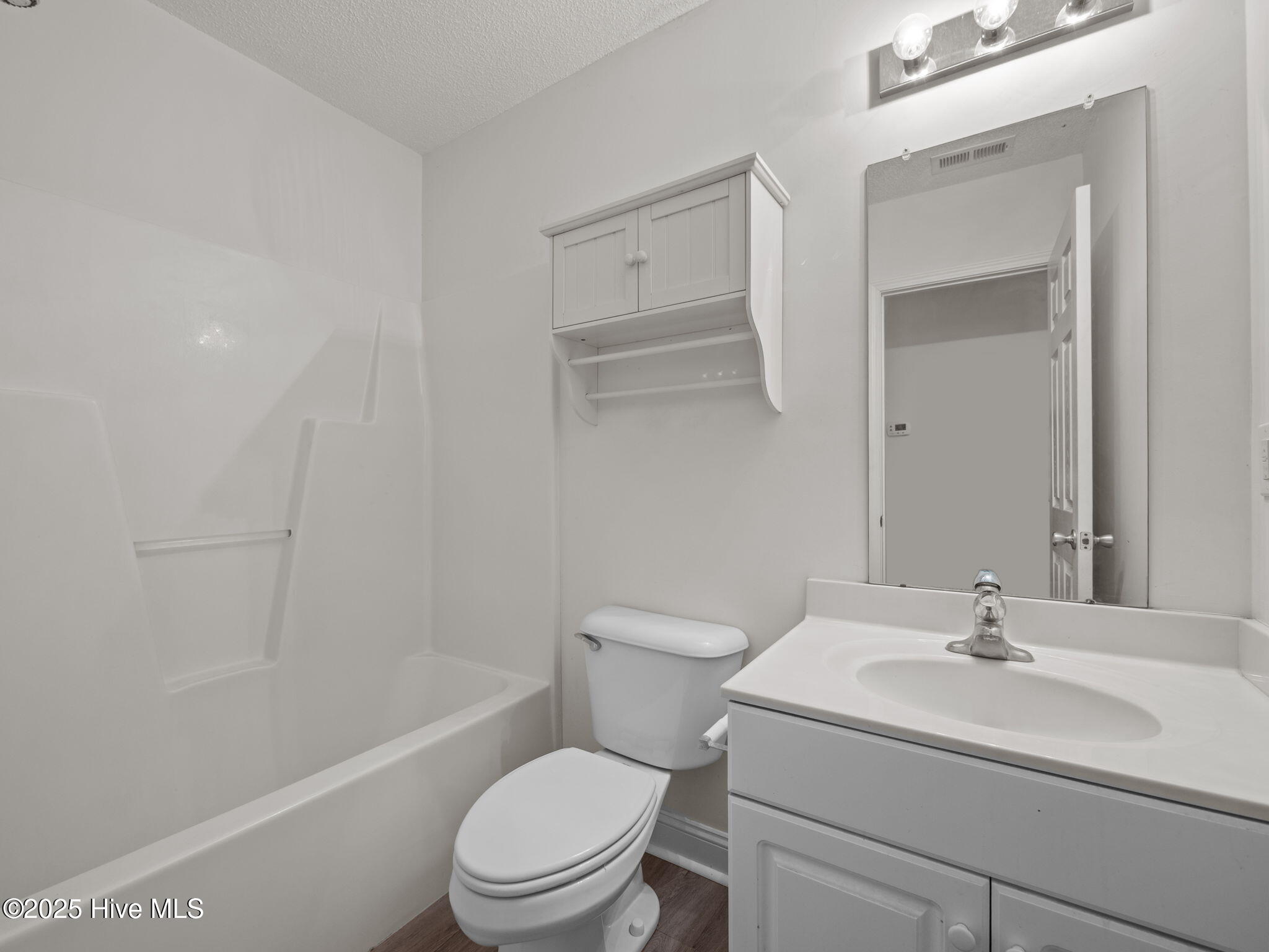 100545105 | Photo 31