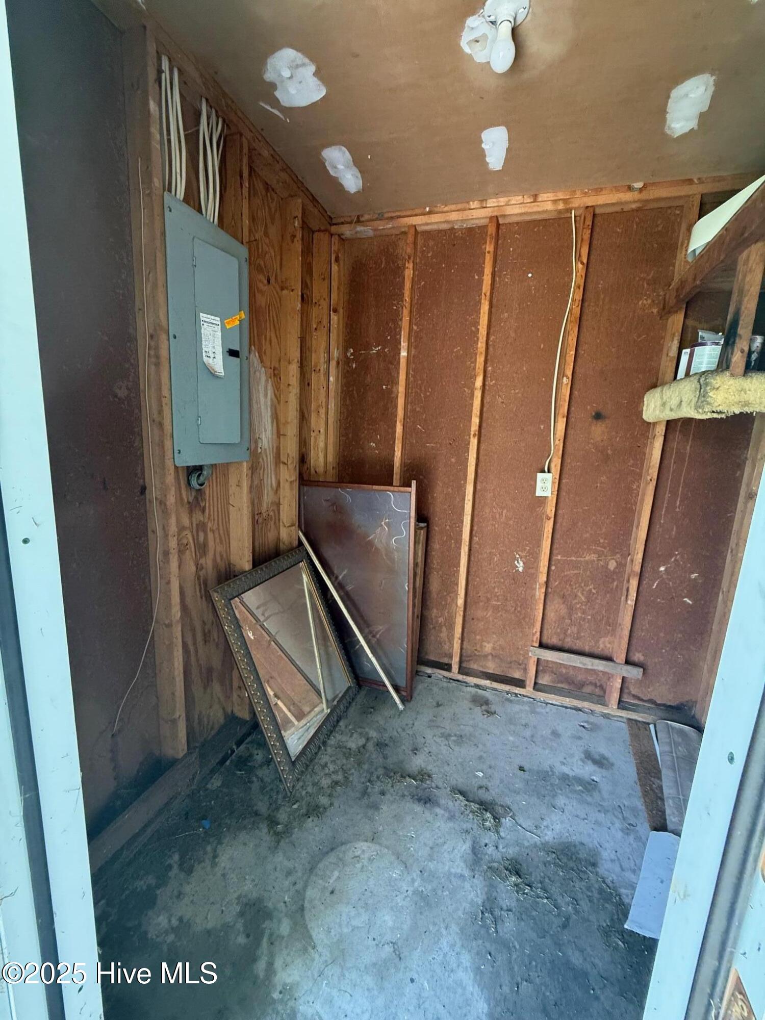 100523285 | Photo 16