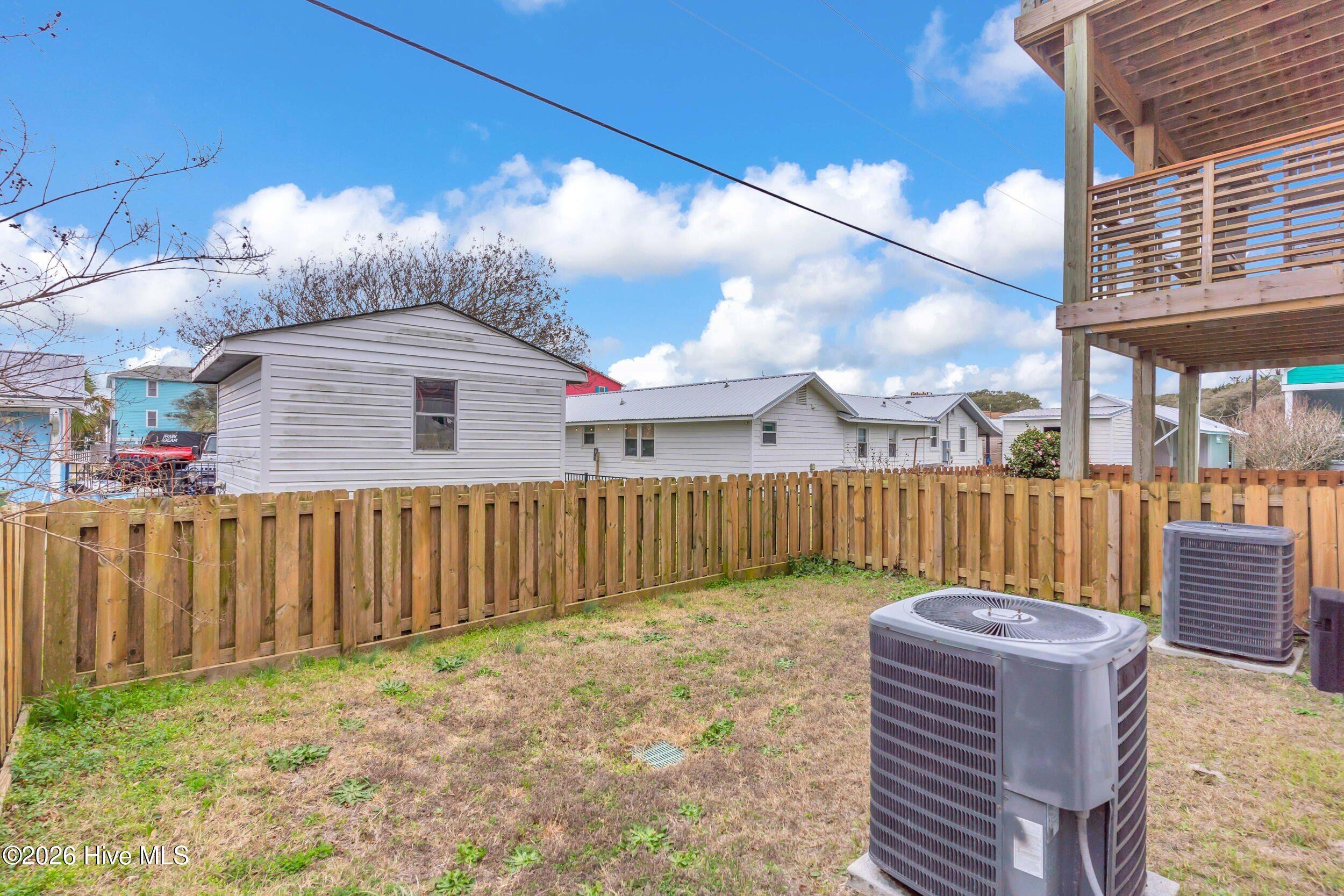 100550422 | Photo 38