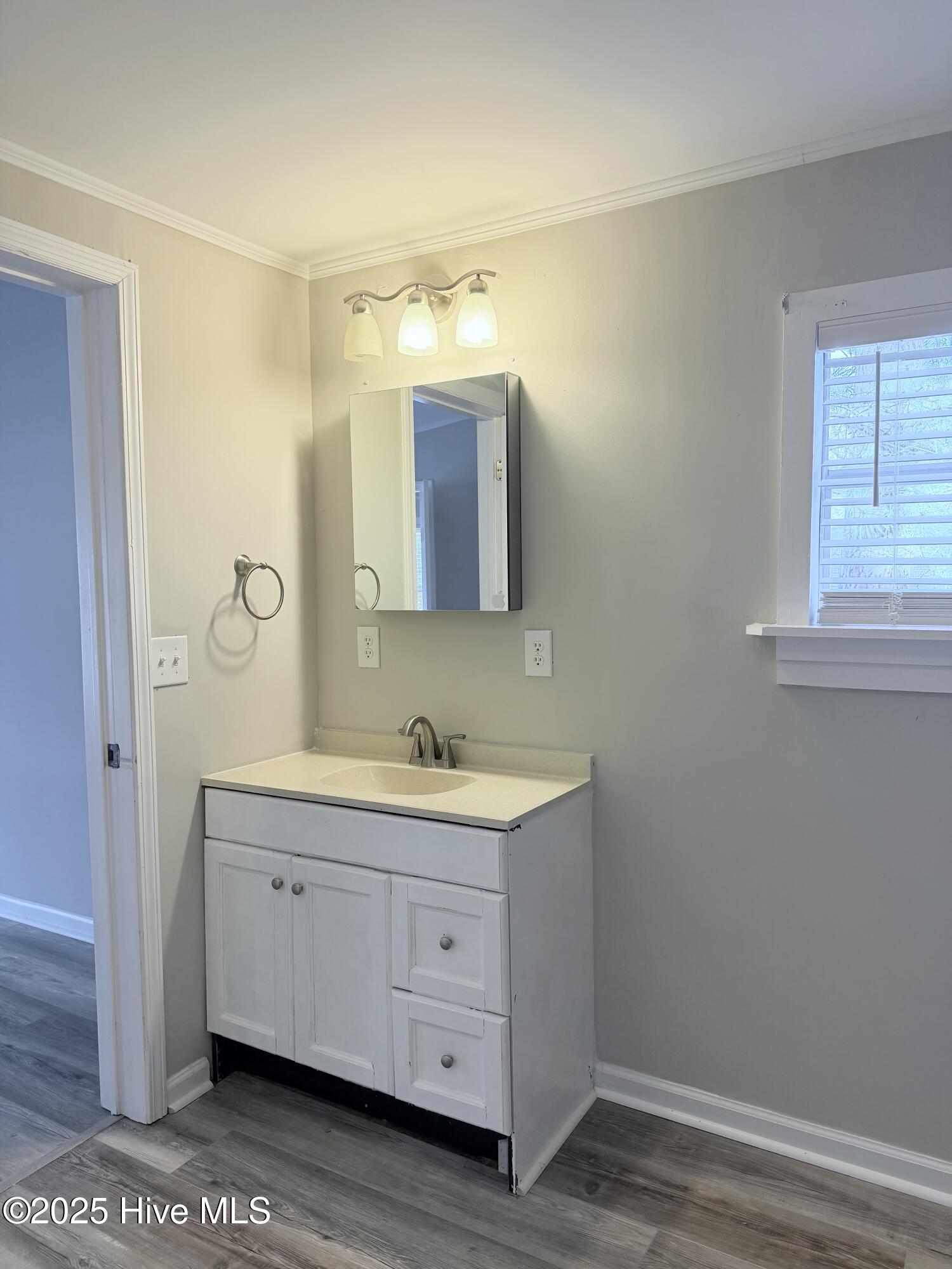 100538185 | Photo 15