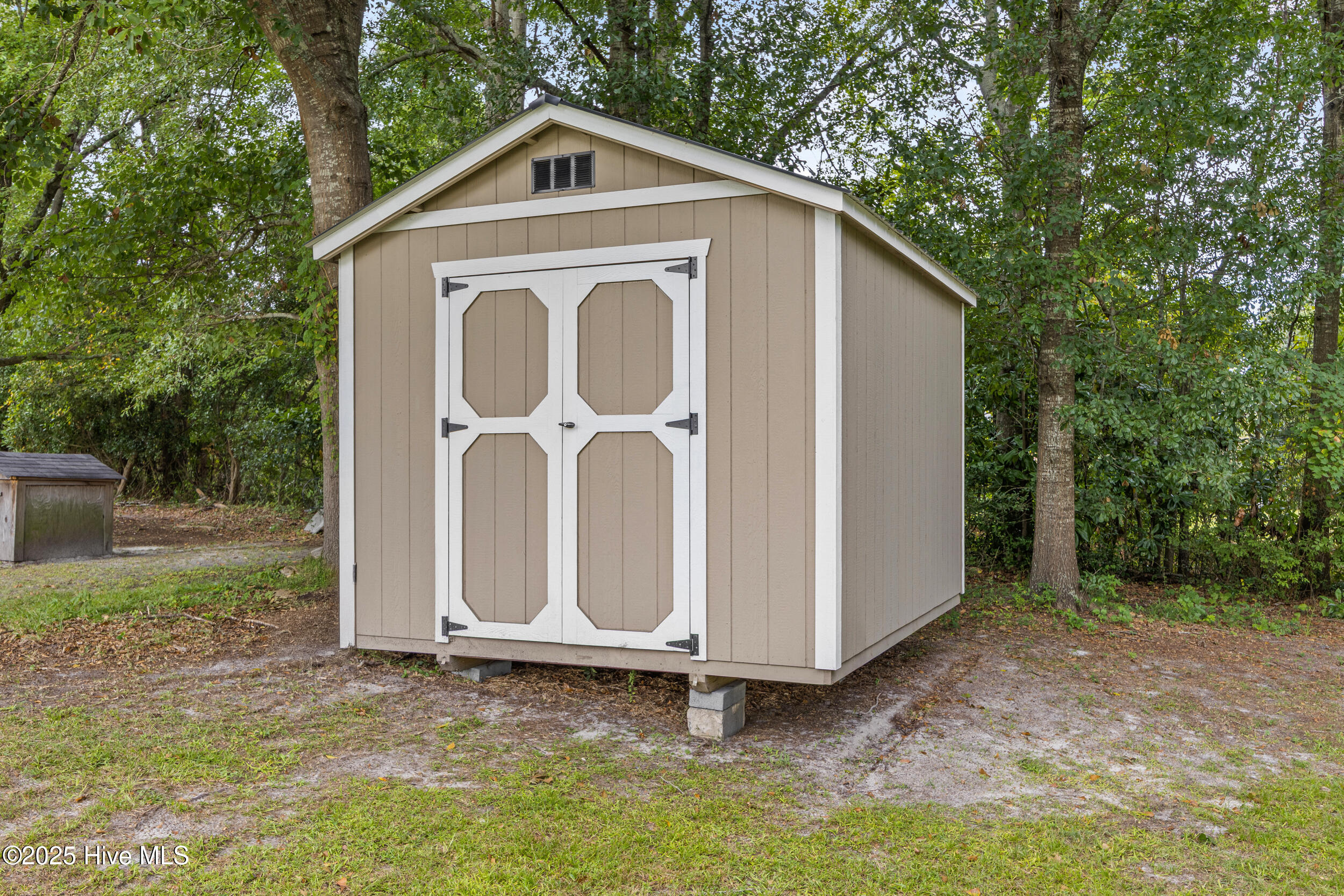 100530805 | Photo 23