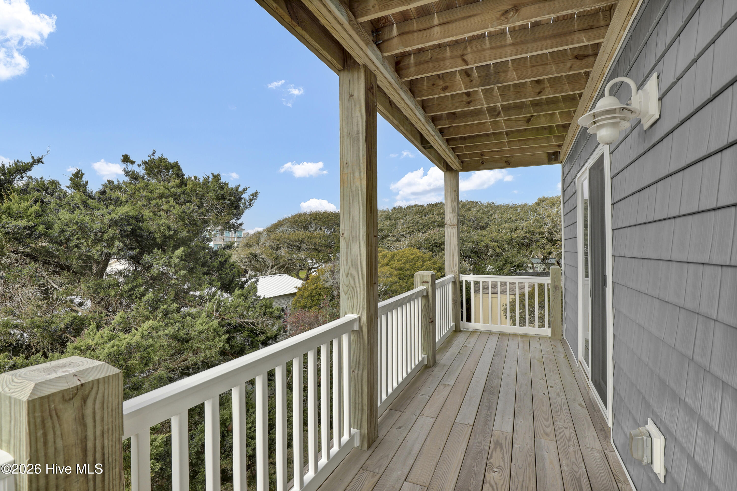 100547519 | Photo 52