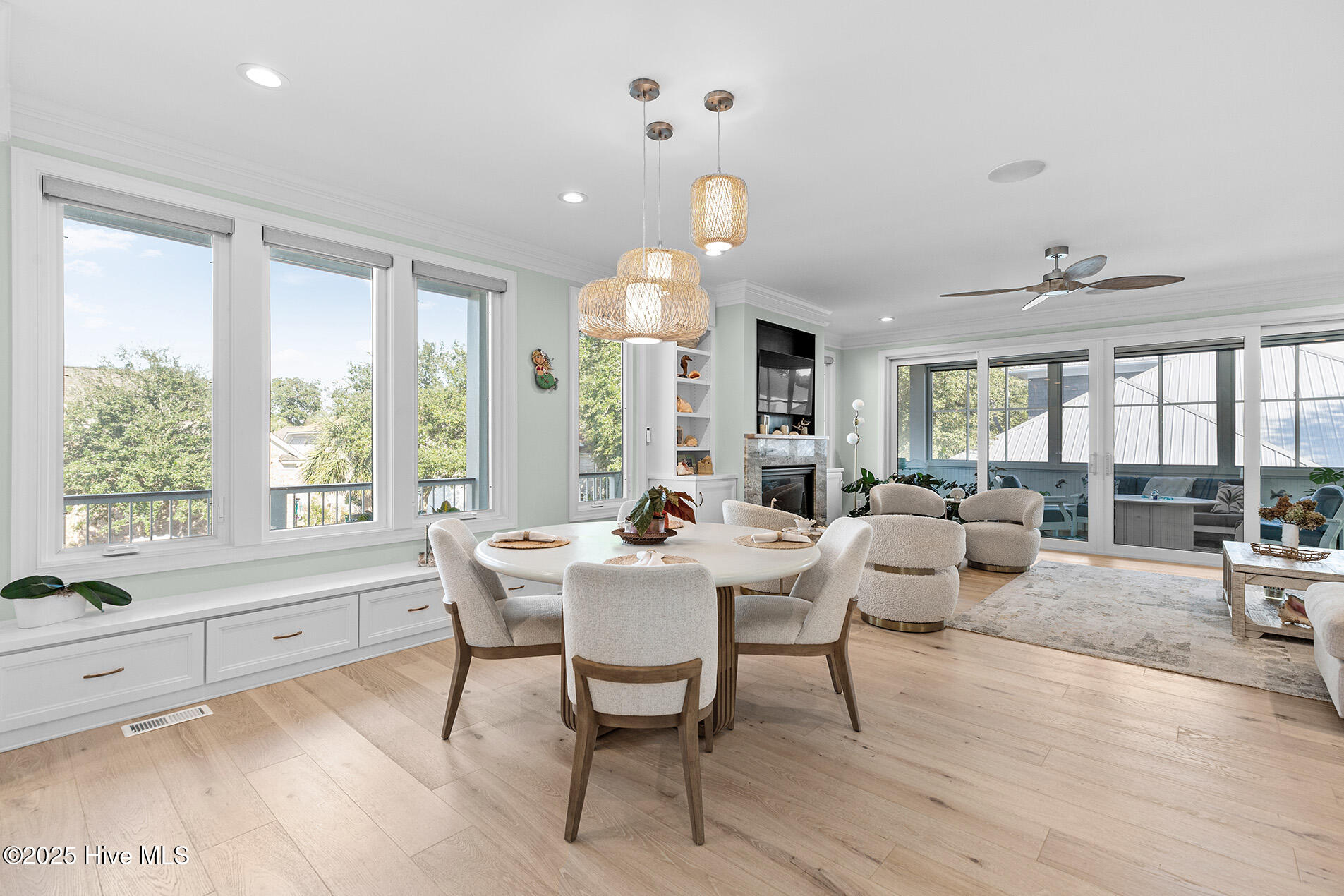 100540813 | Photo 23