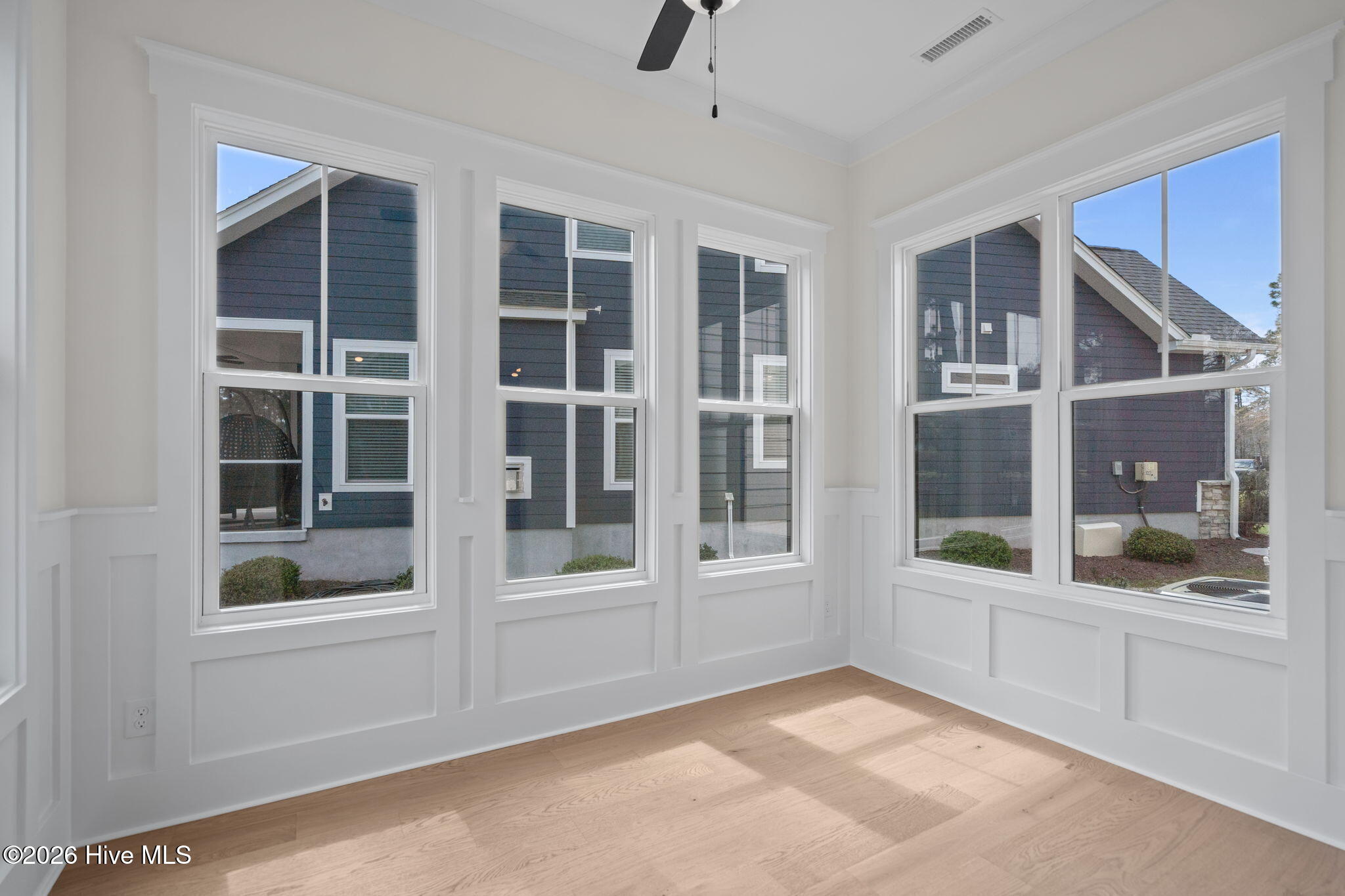 100564370 | Photo 31