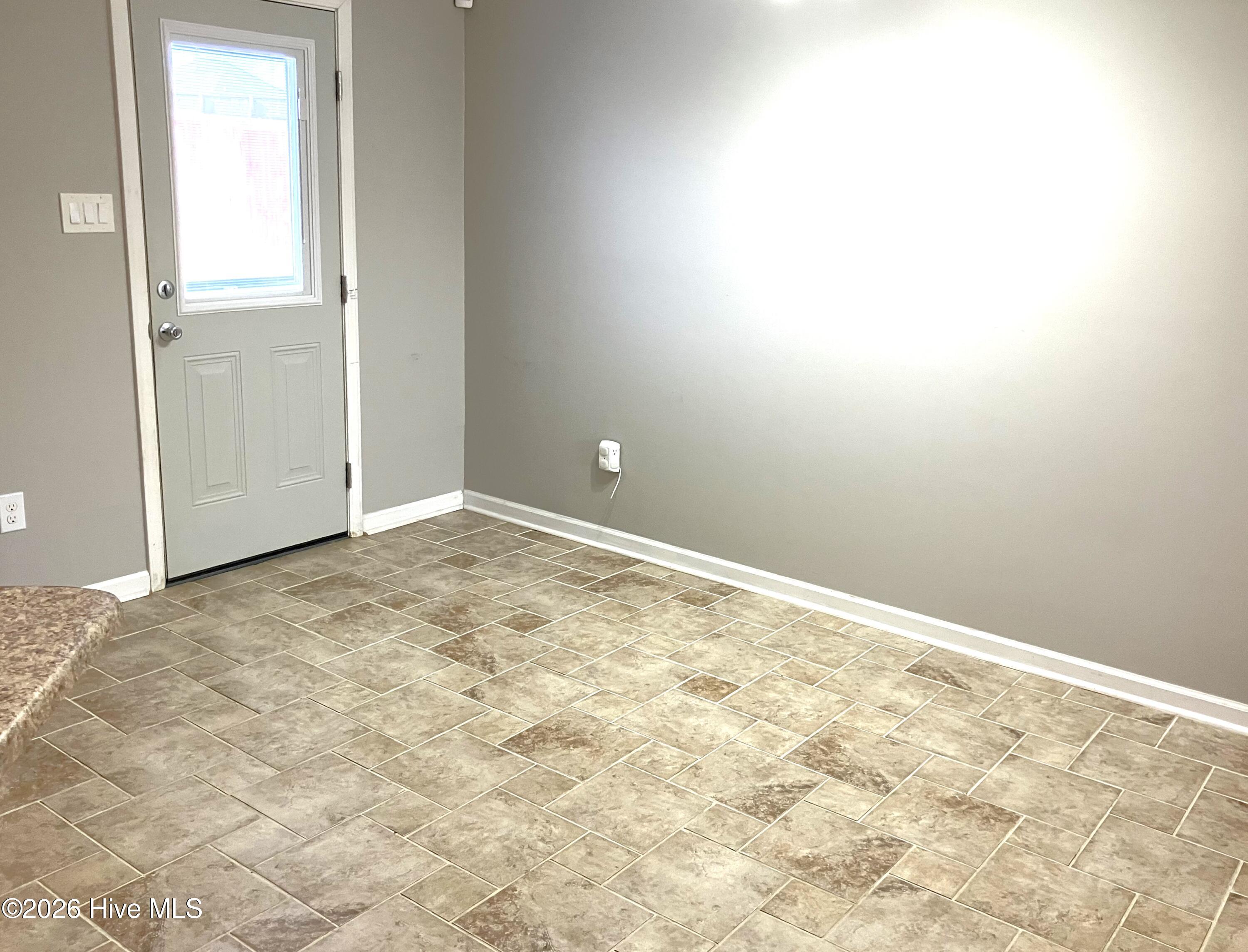 100550240 | Photo 10