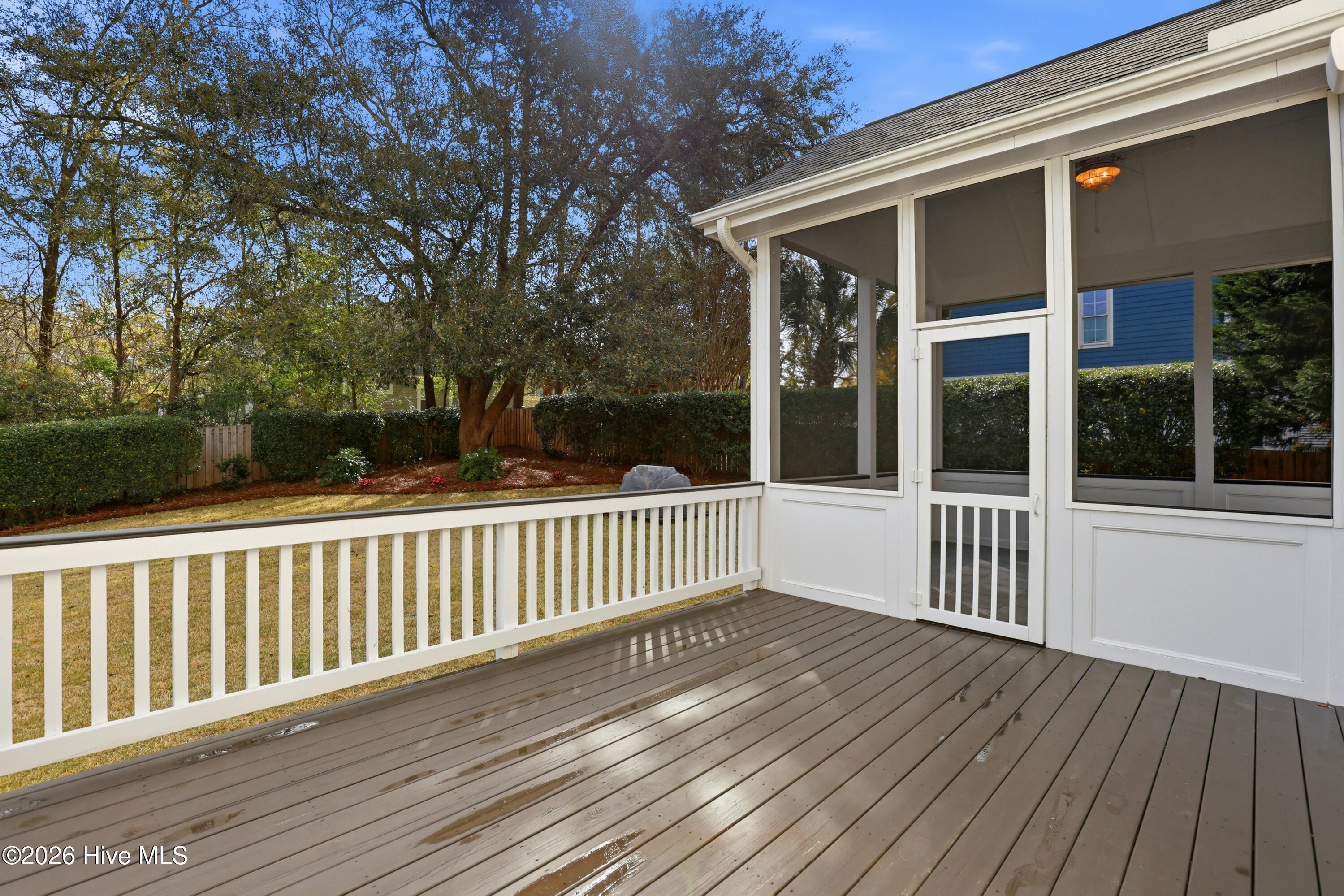 100562697 | Photo 64