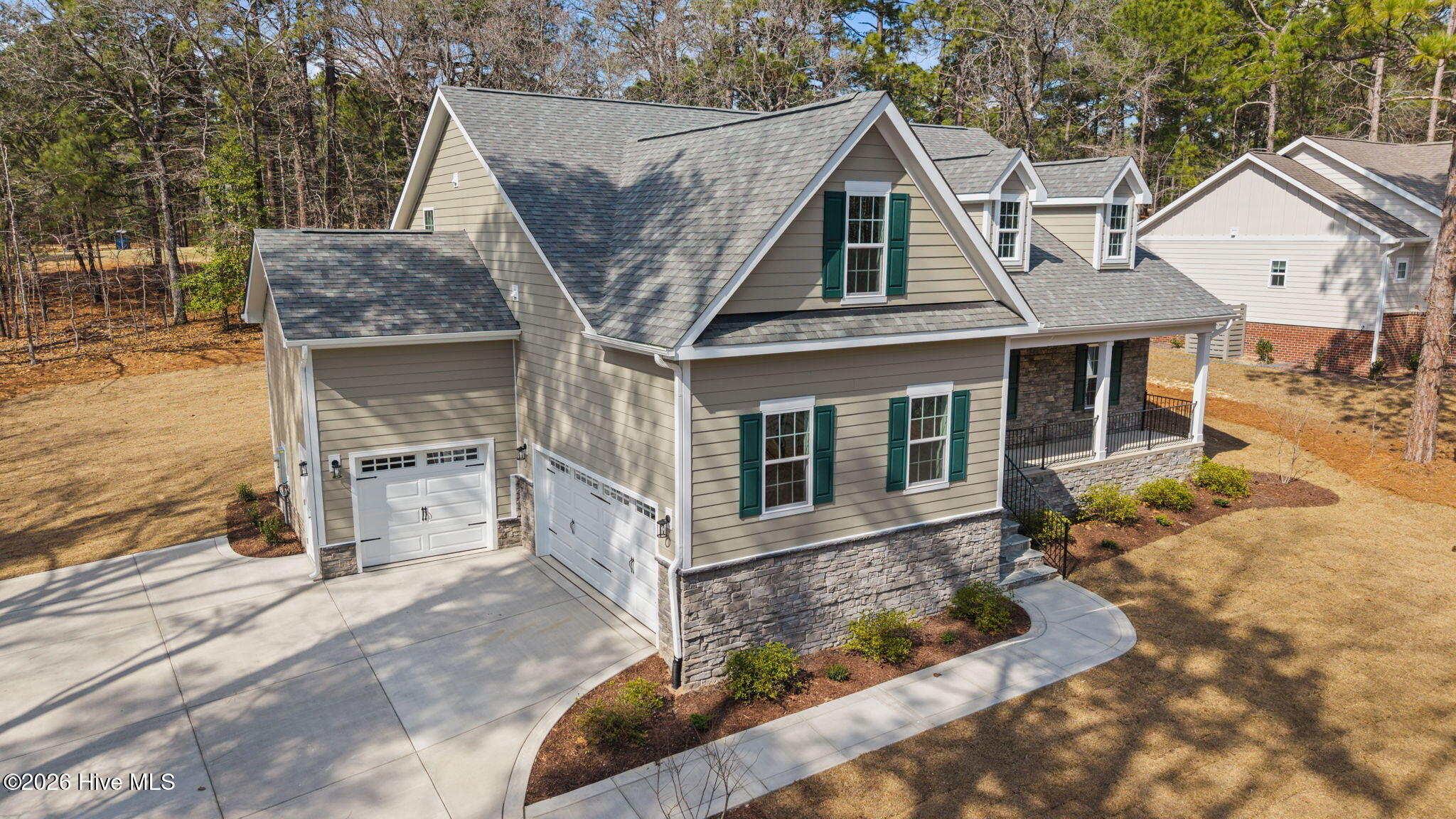 180 Longleaf Drive