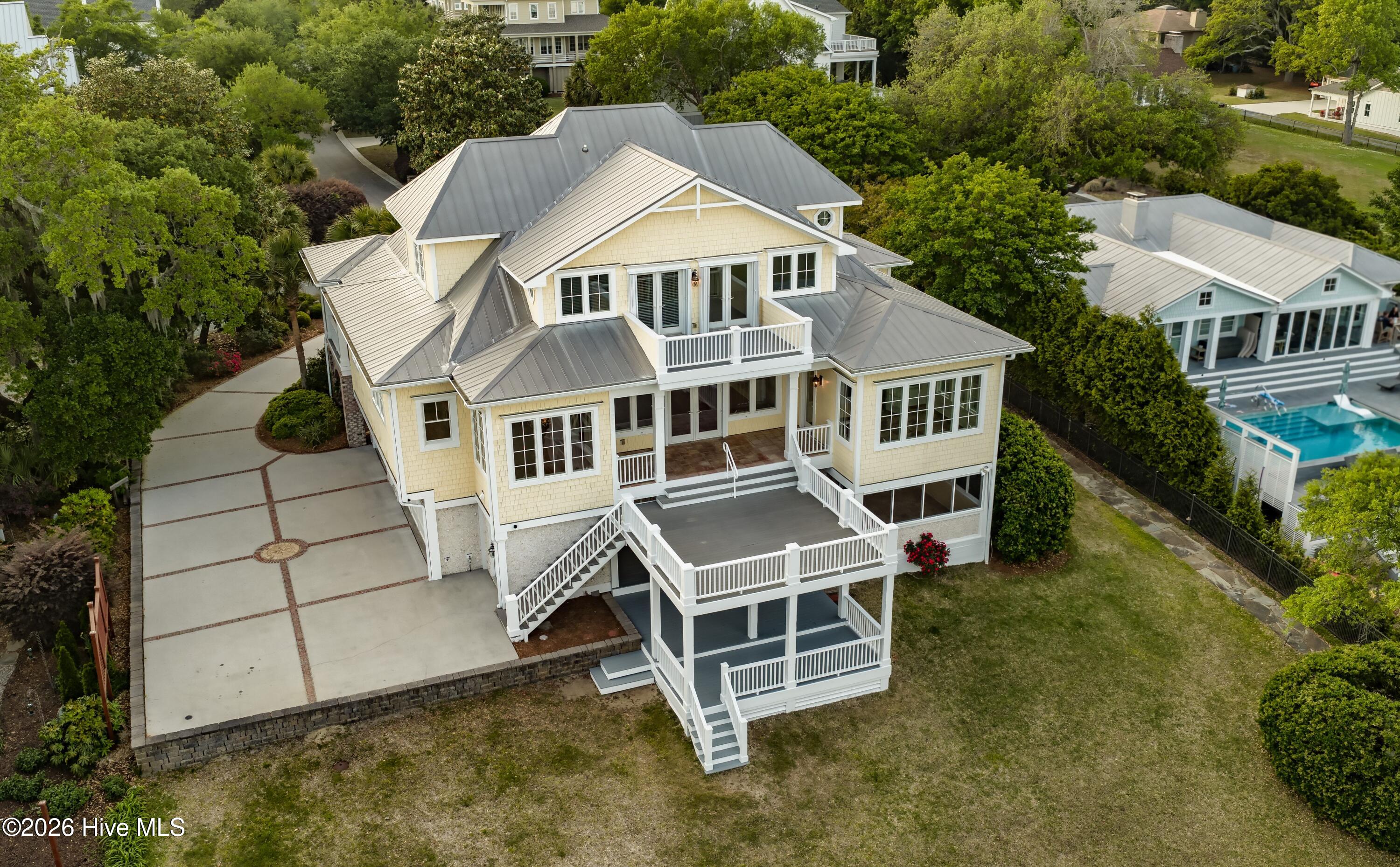 100569484 | Photo 84