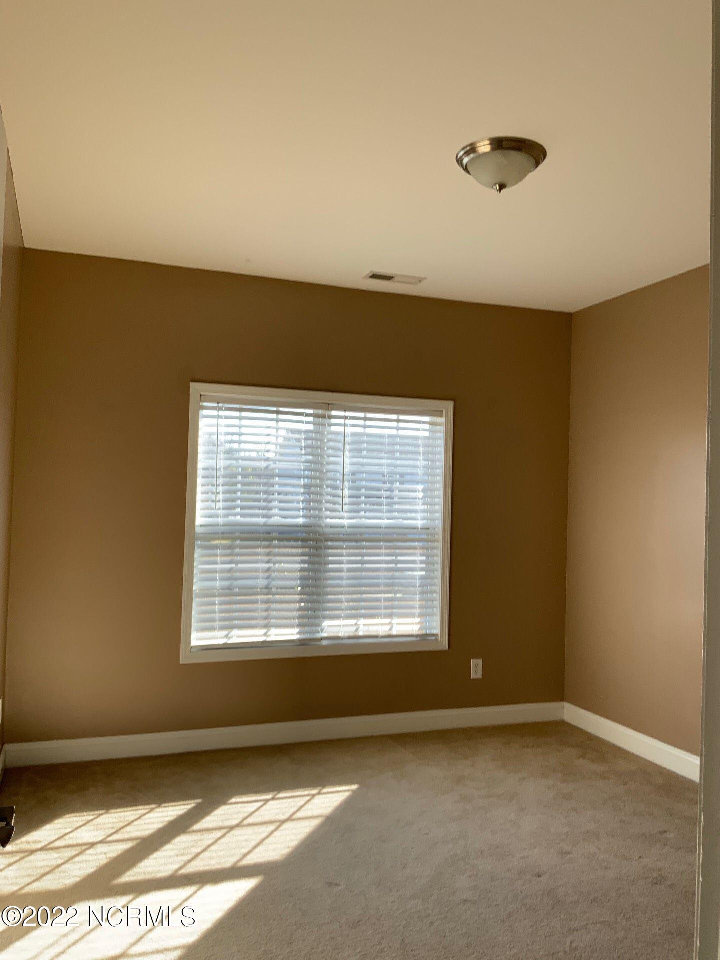 100549092 | Photo 13