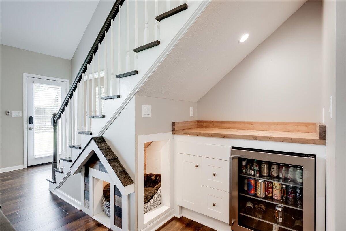 4885 Rolling Hill Road