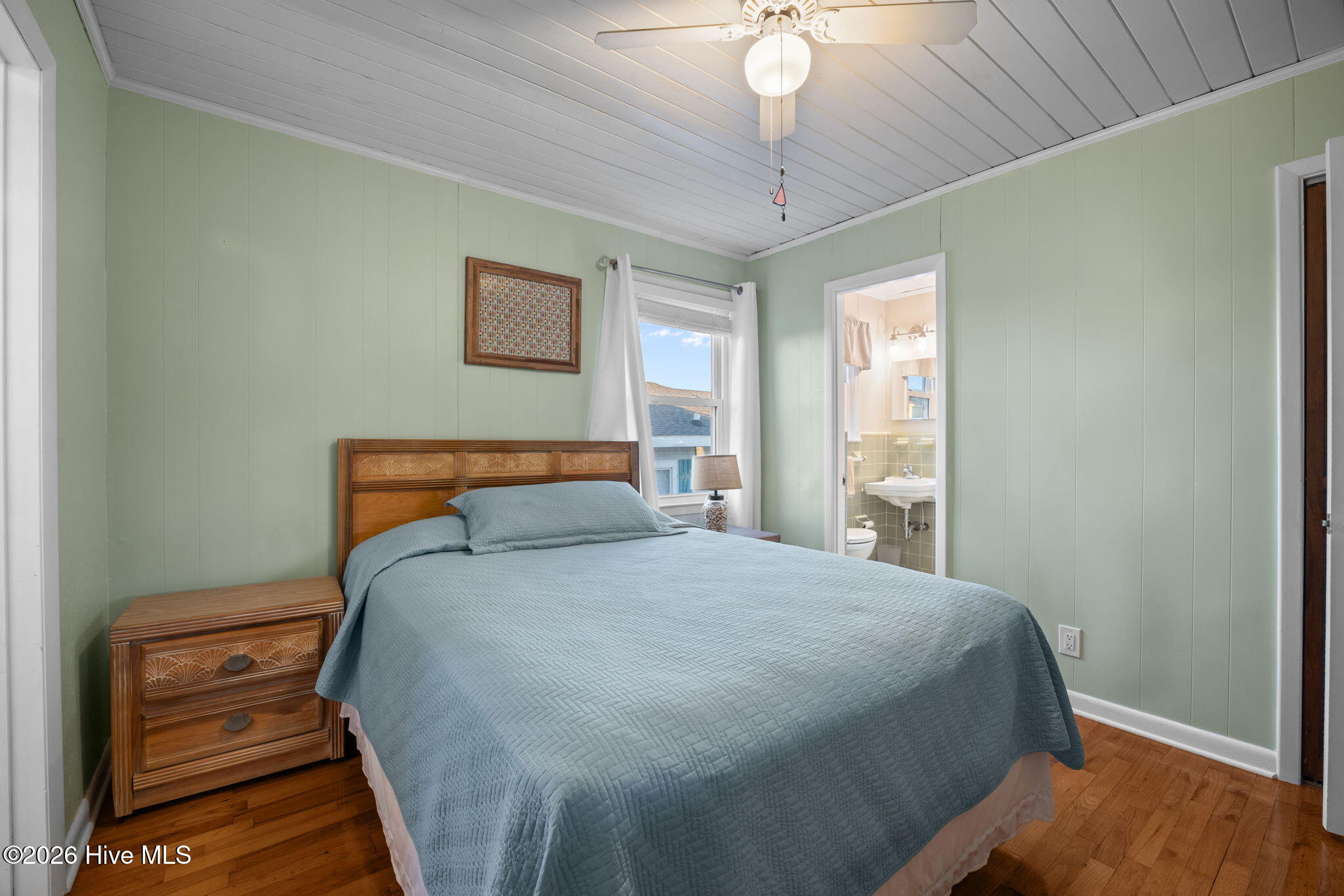 100549750 | Photo 44