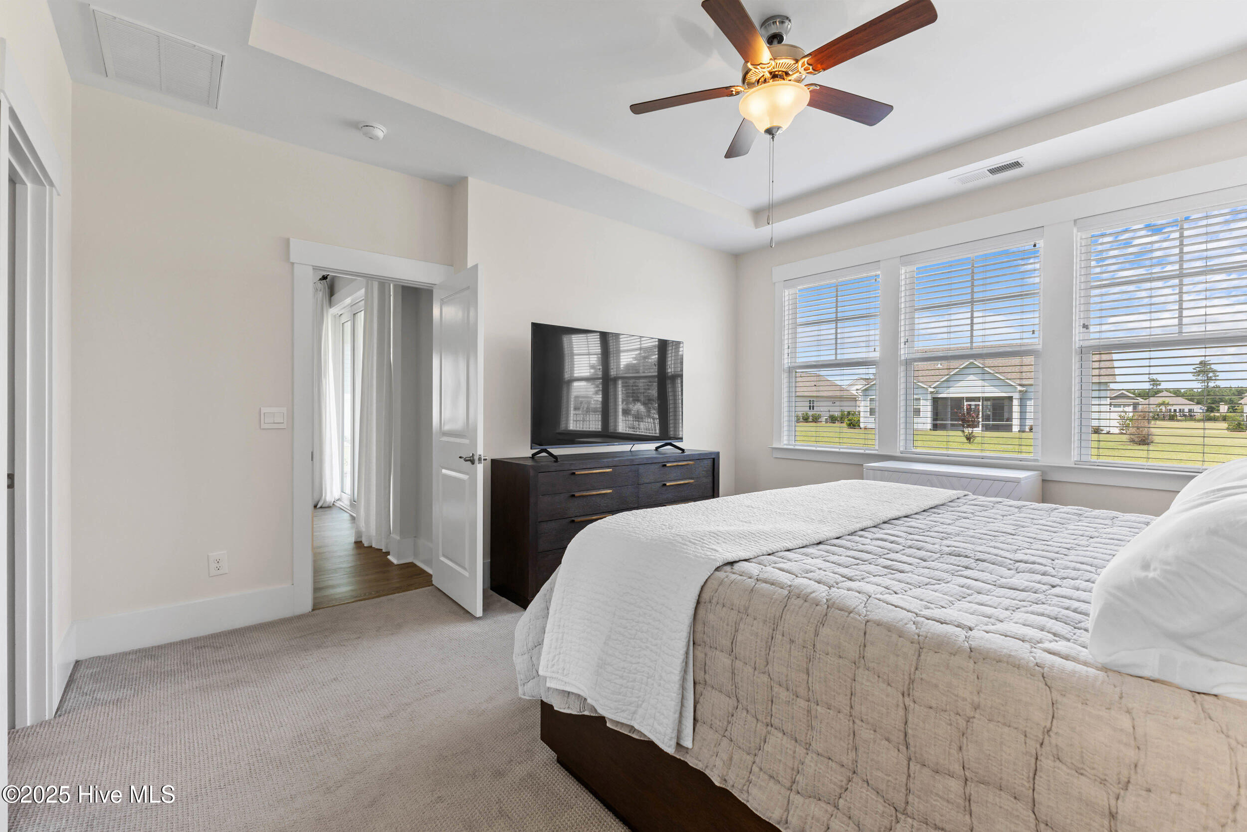 100518034 | Photo 16