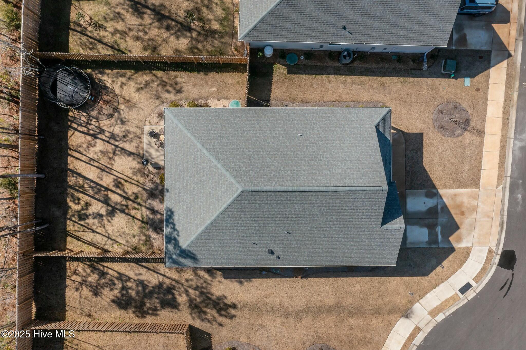 100558663 | Photo 43