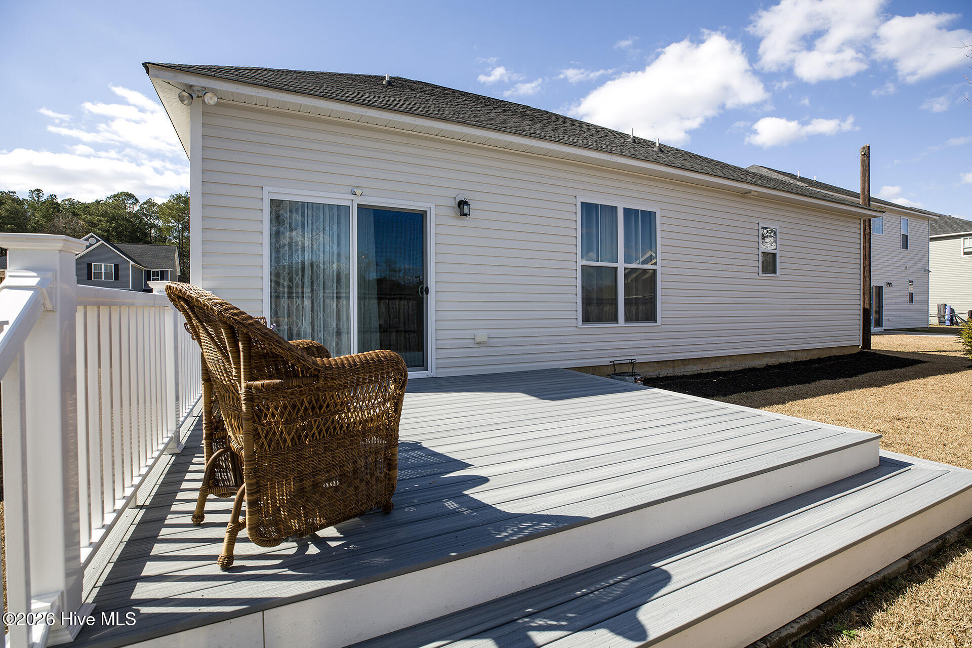 100557607 | Photo 33