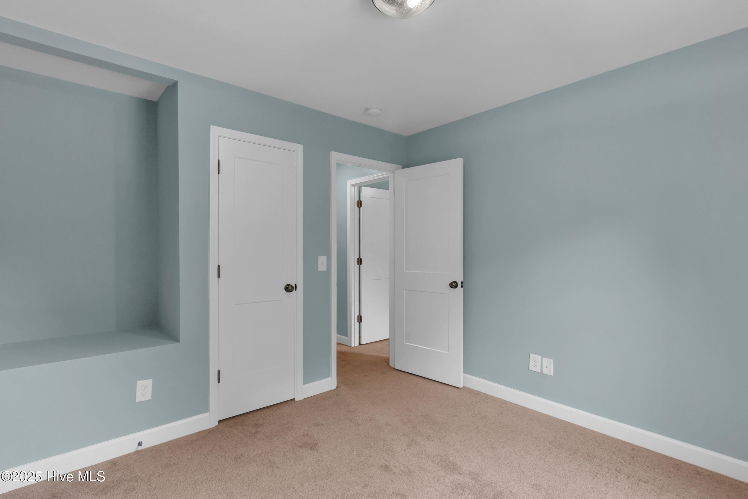 100549260 | Photo 27