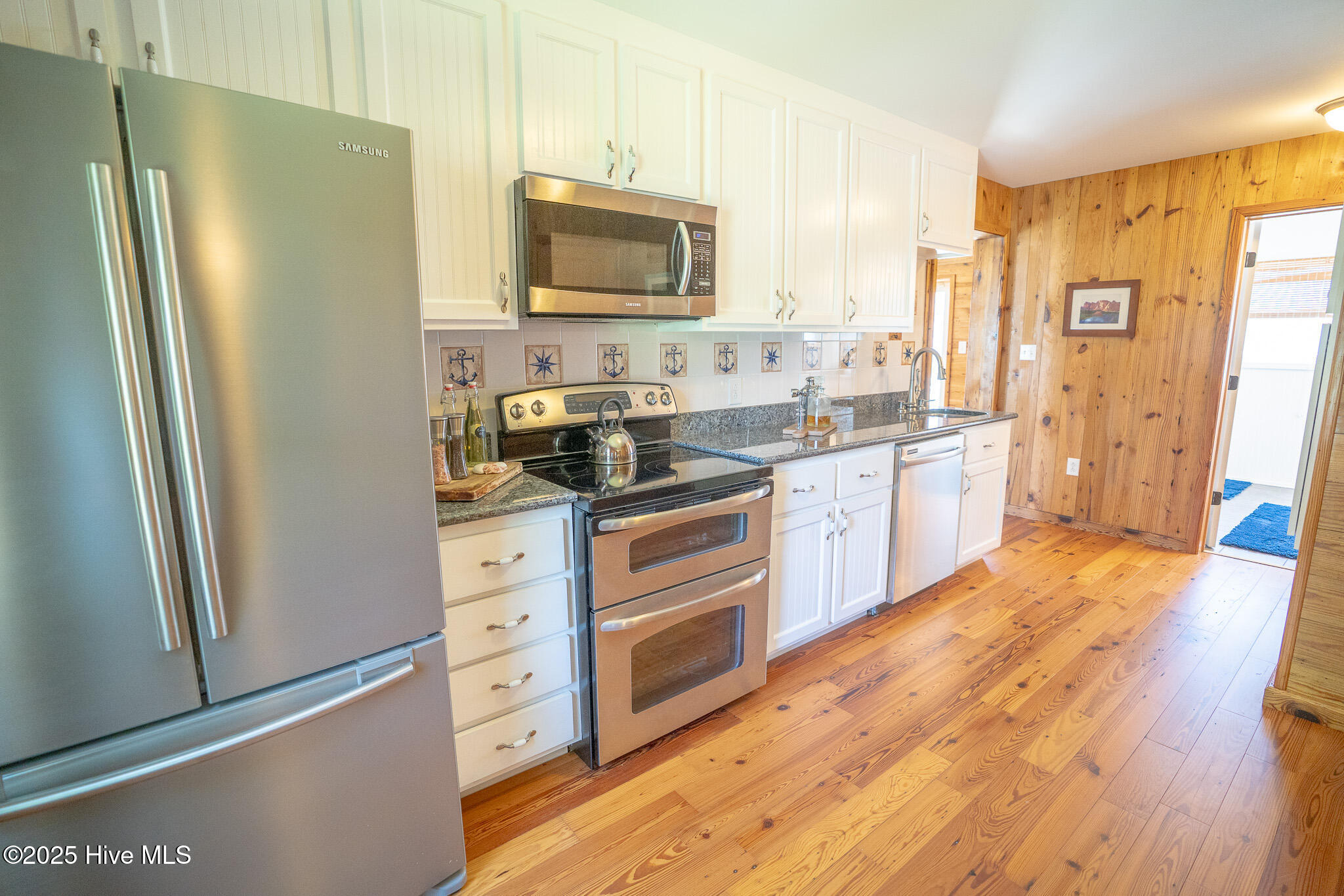 100516311 | Photo 30