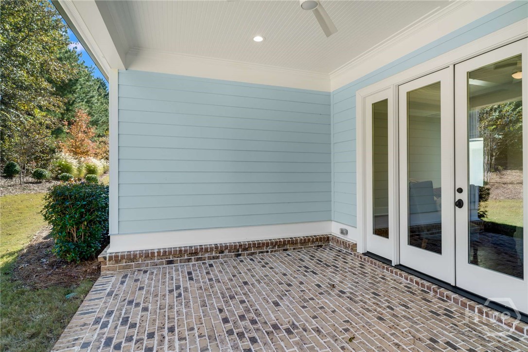 BACK PRIVATE PATIO THAT IS COVERED