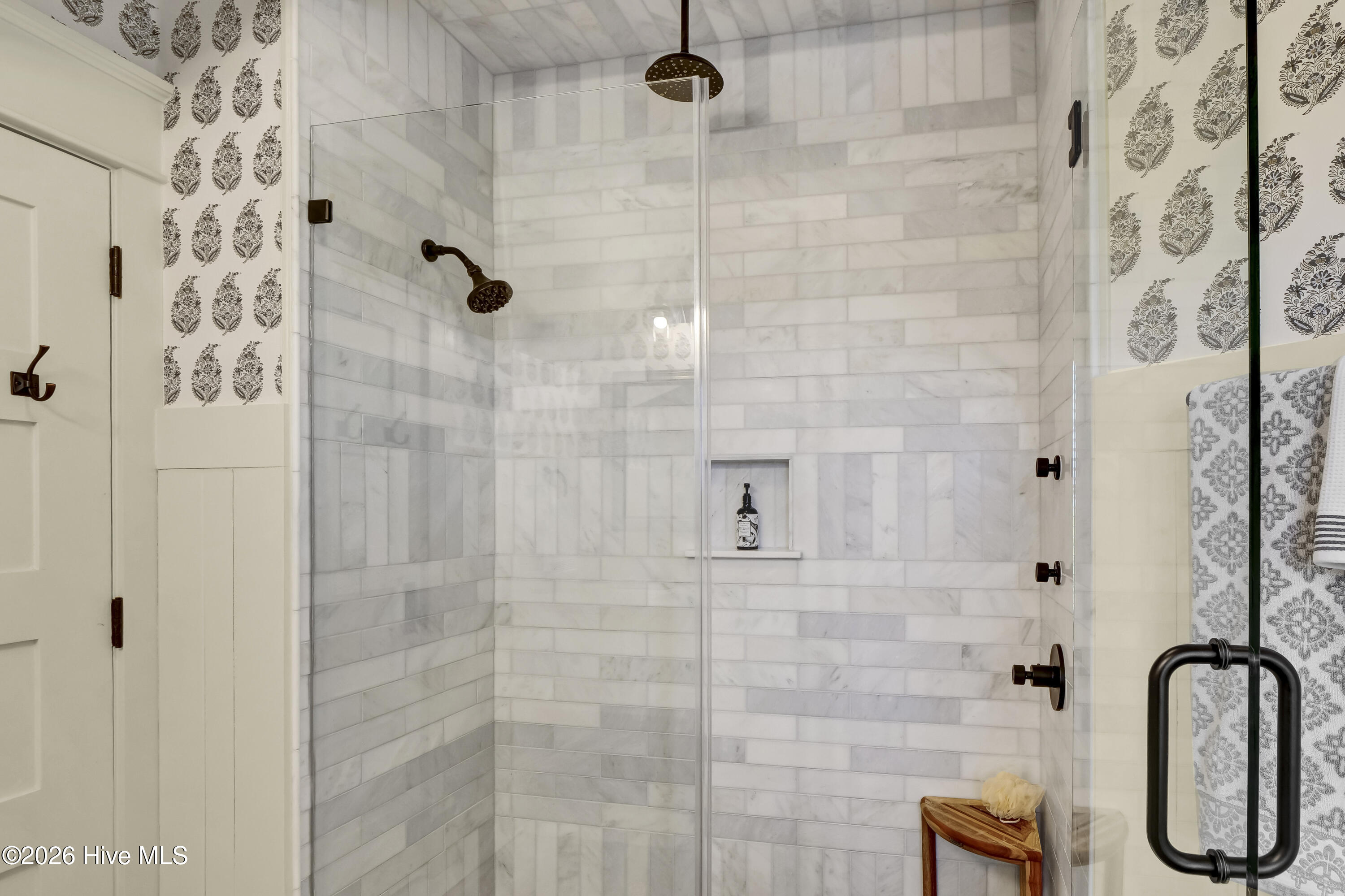 100552686 | Photo 25