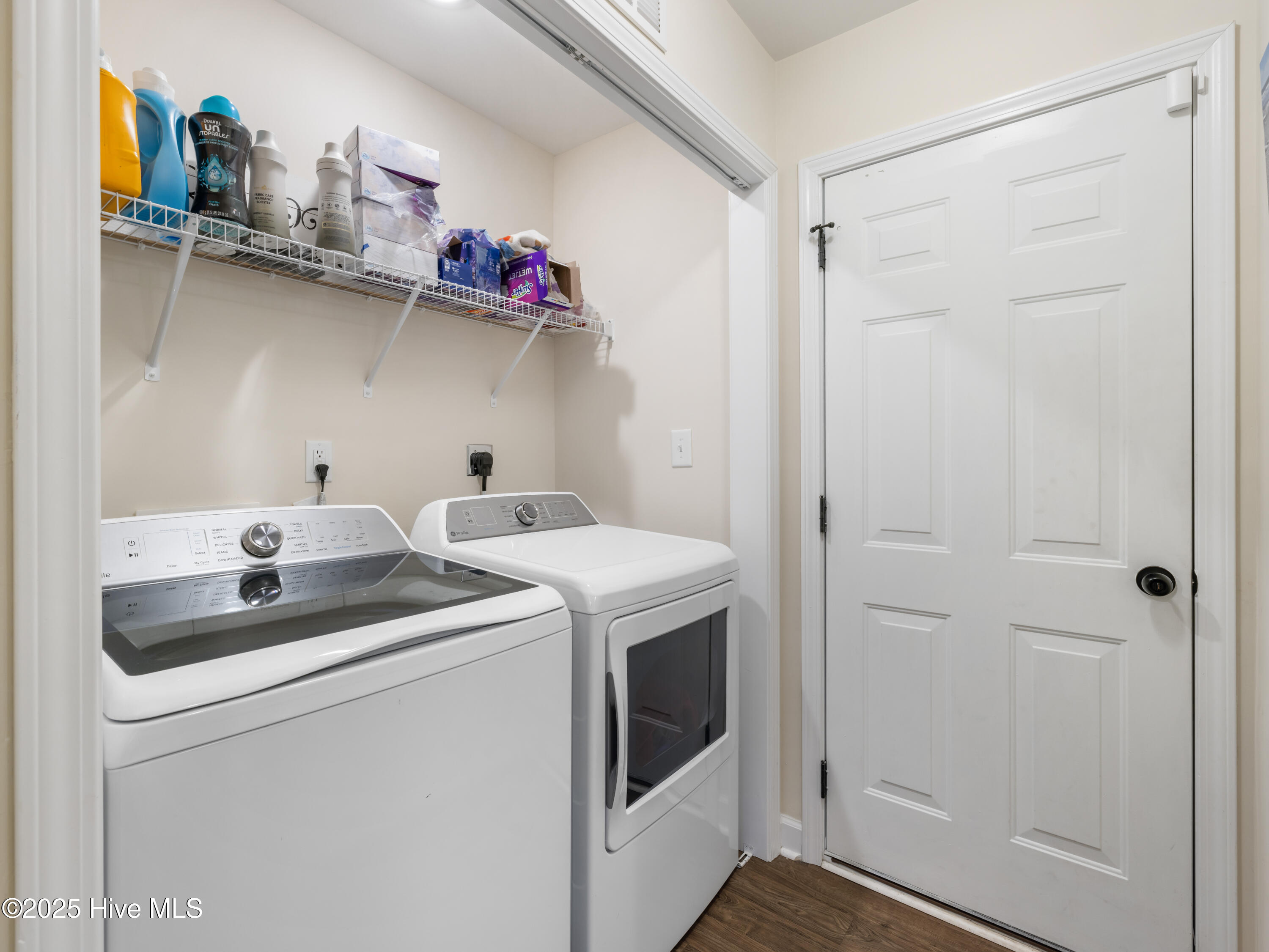 100512056 | Photo 25