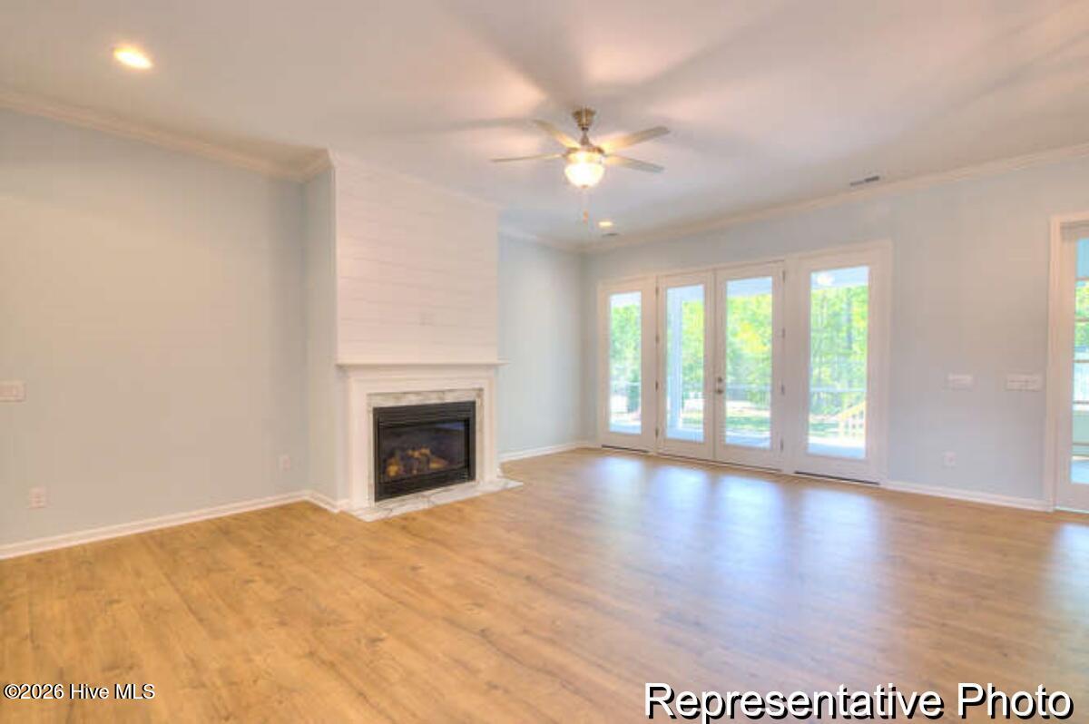 100563715 | Photo 11