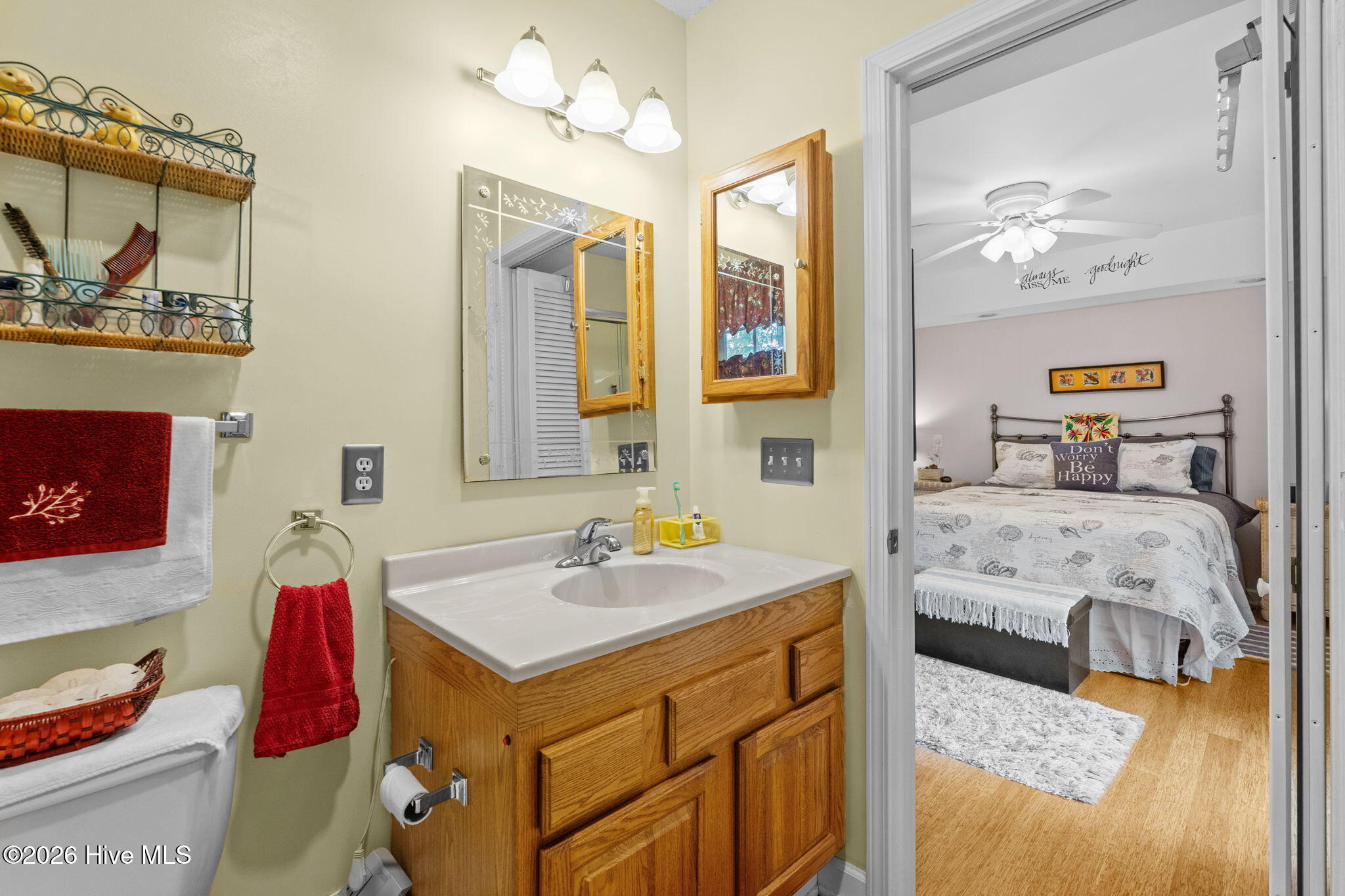 100568213 | Photo 27