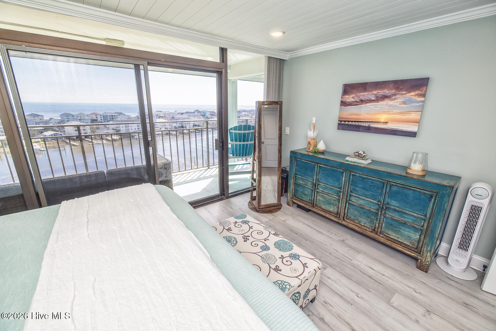 100559278 | Photo 25