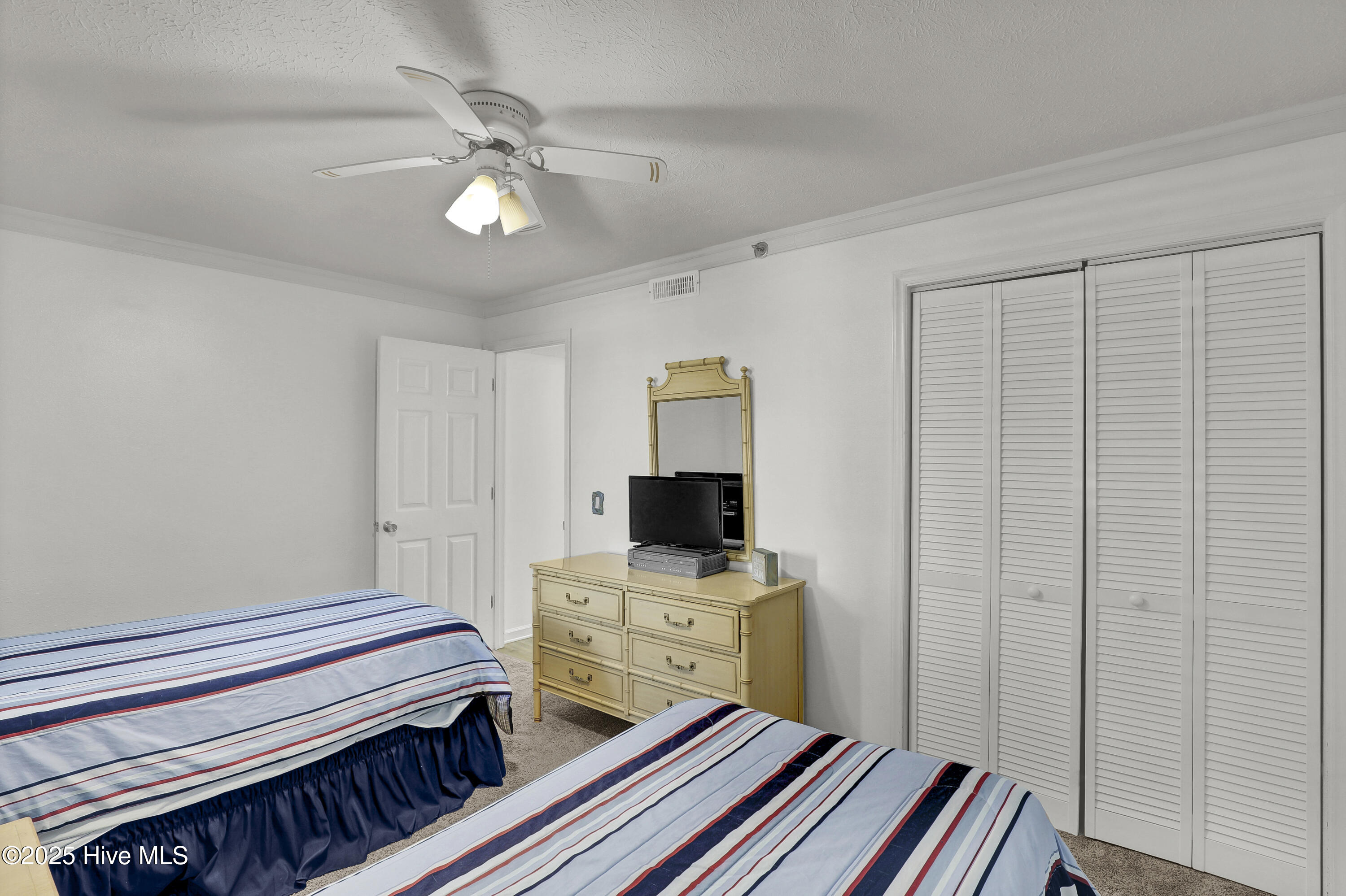 100541443 | Photo 25