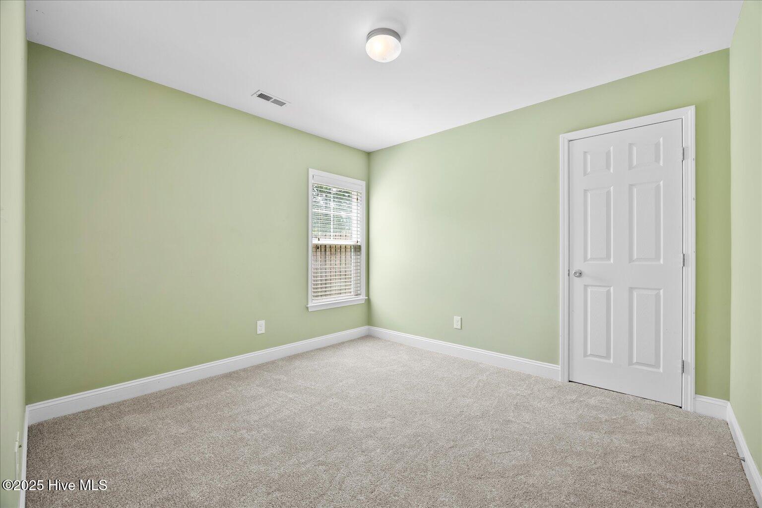 100523963 | Photo 34